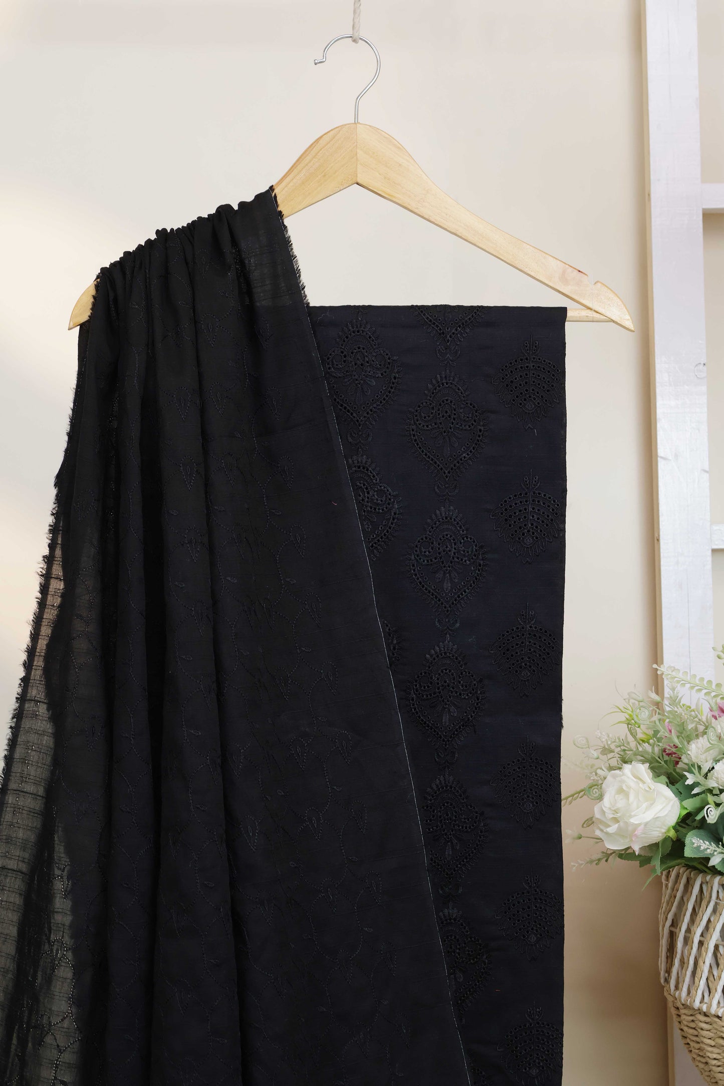 3Piece-Lawn Embroidered Suit MV2WR02