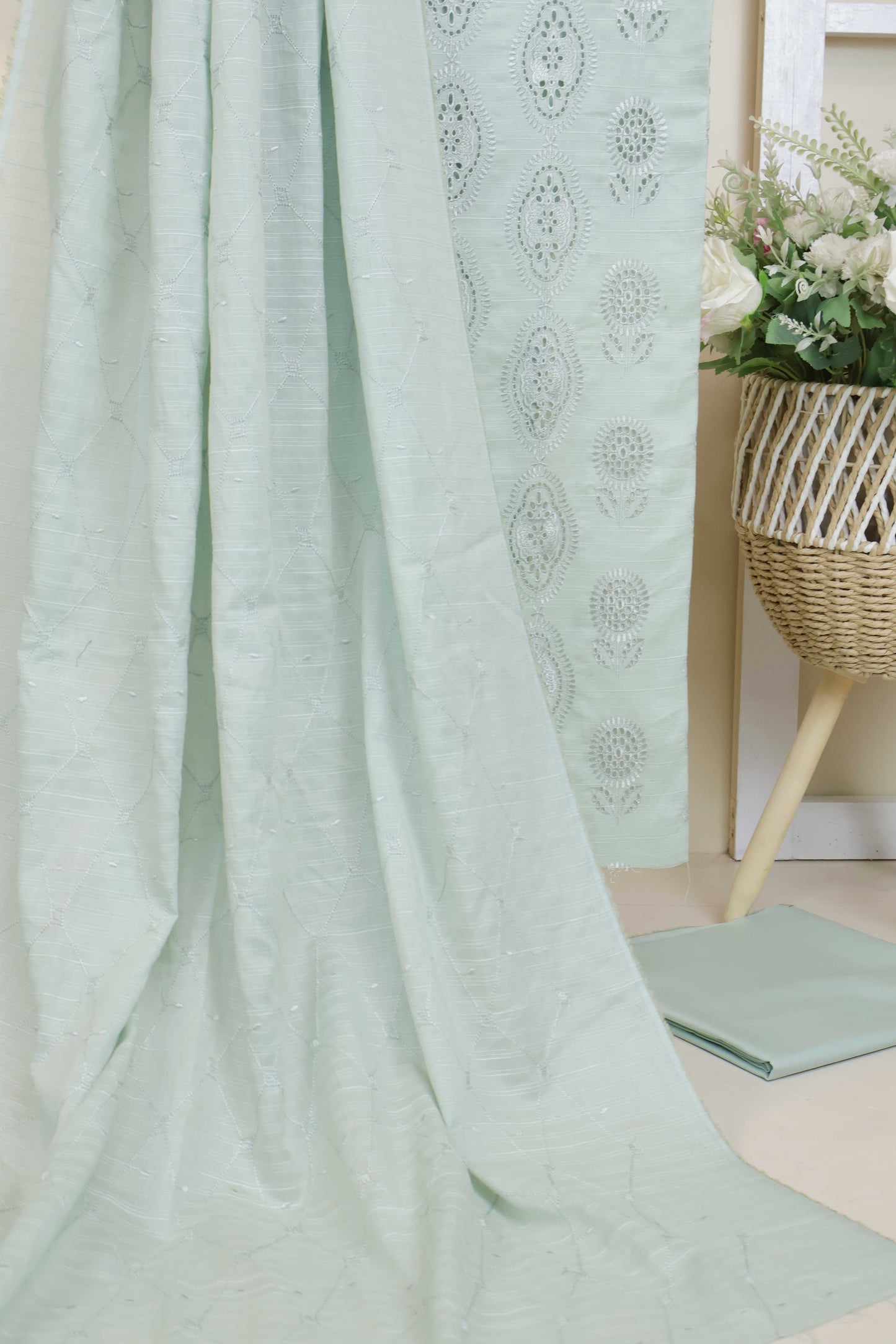 3Piece-Lawn Embroidered Suit MV2WR07