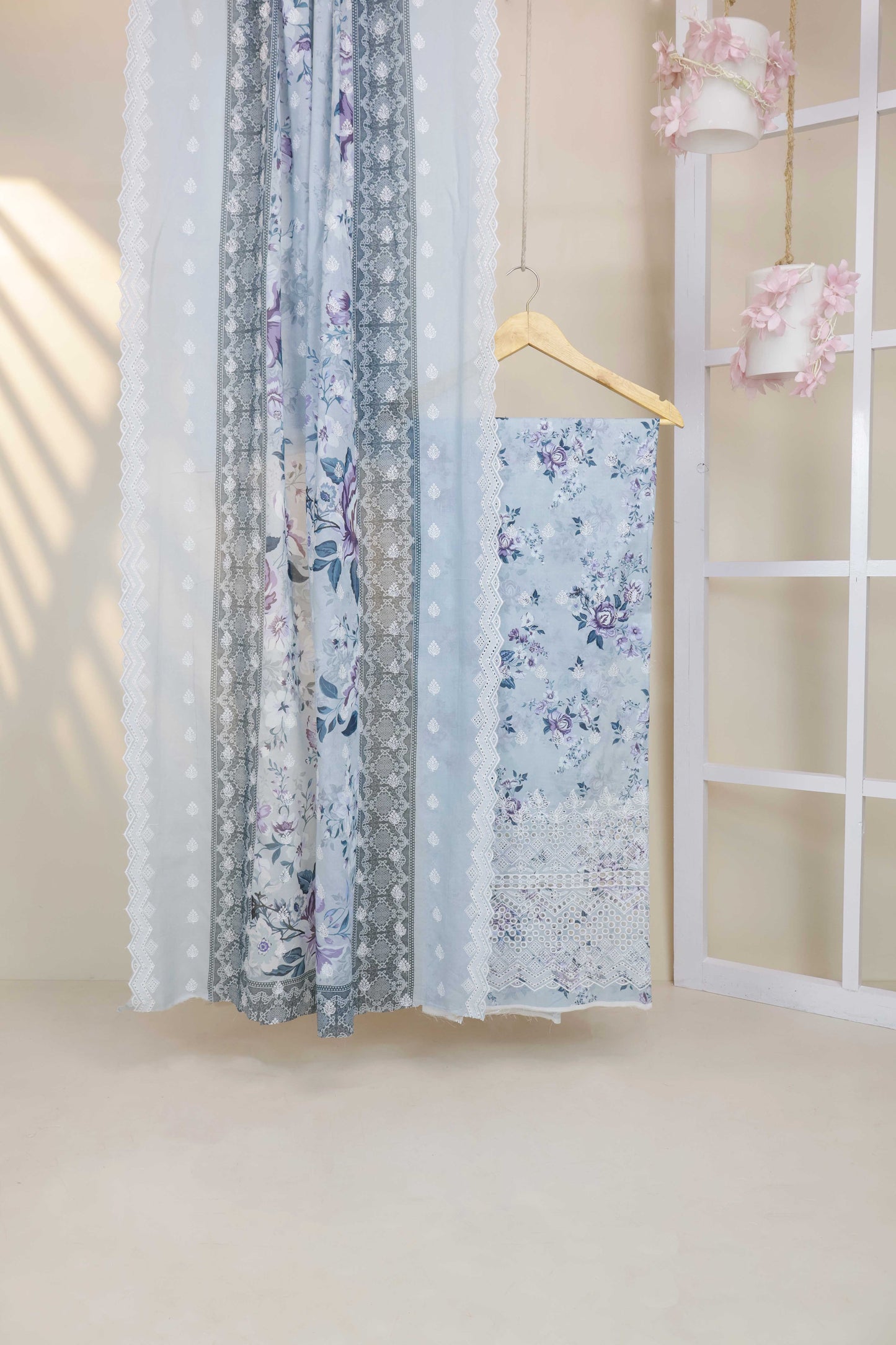 3Piece-Lawn Embroidered Suit V11WR02