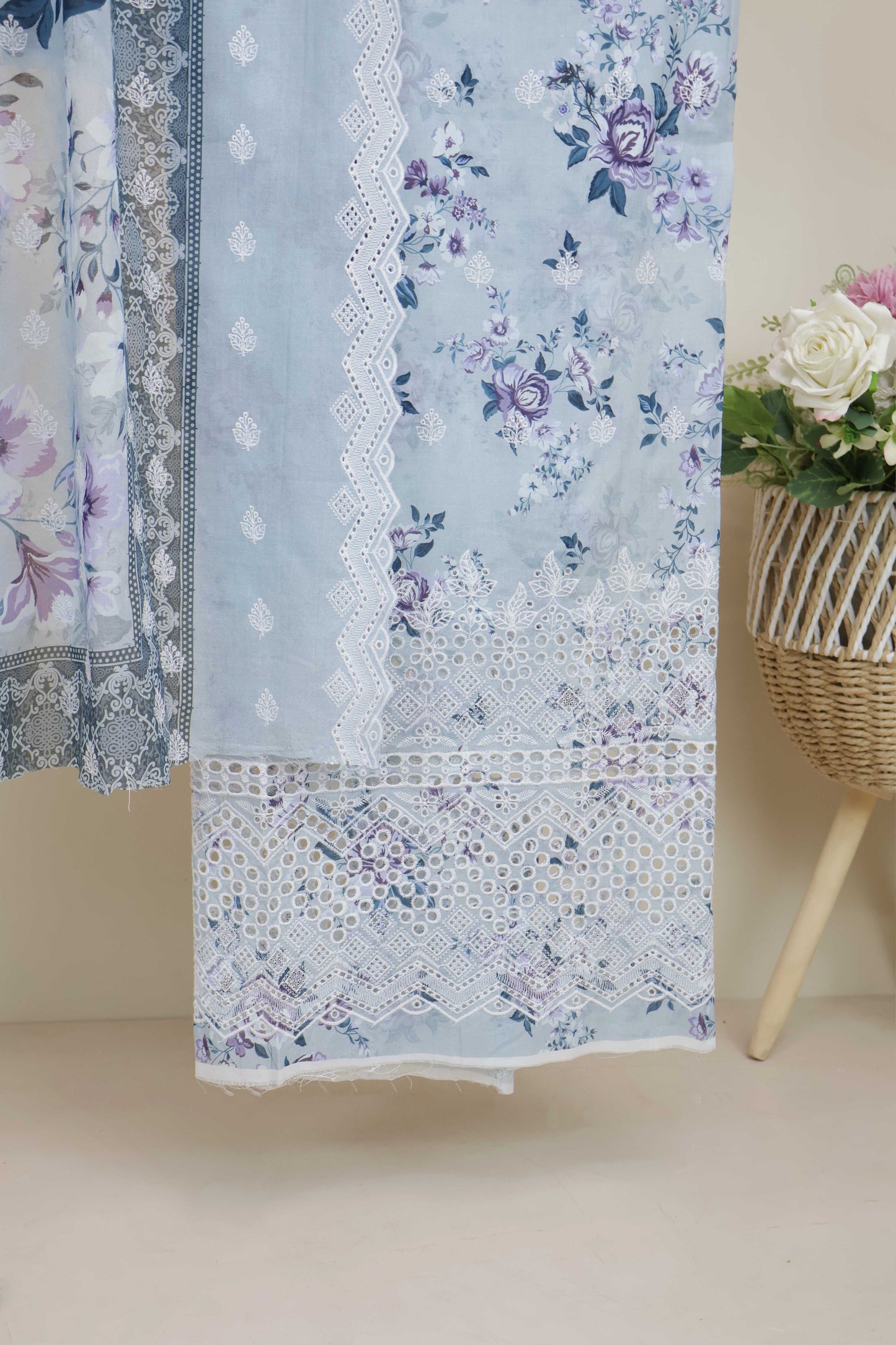 3Piece-Lawn Embroidered Suit V11WR02