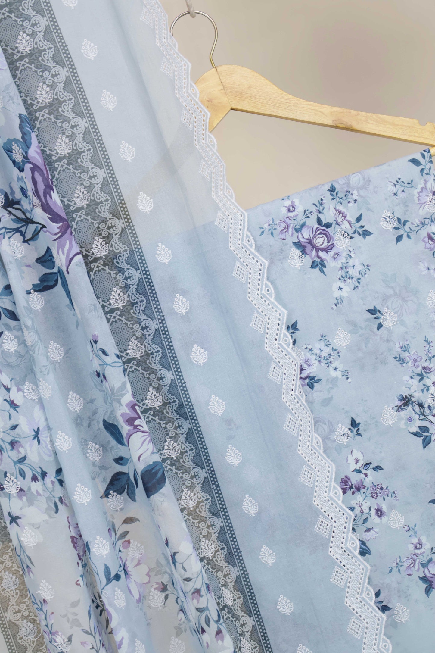 3Piece-Lawn Embroidered Suit V11WR02