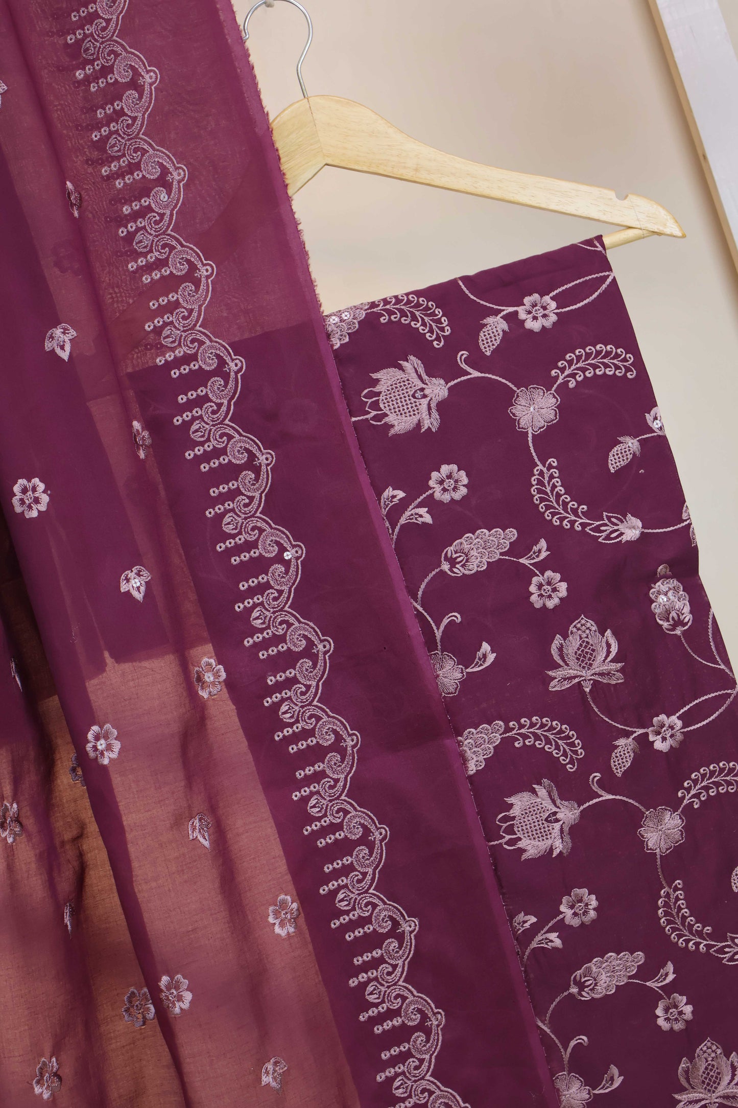 3Piece-Lawn Embroidered Suit V15WR06