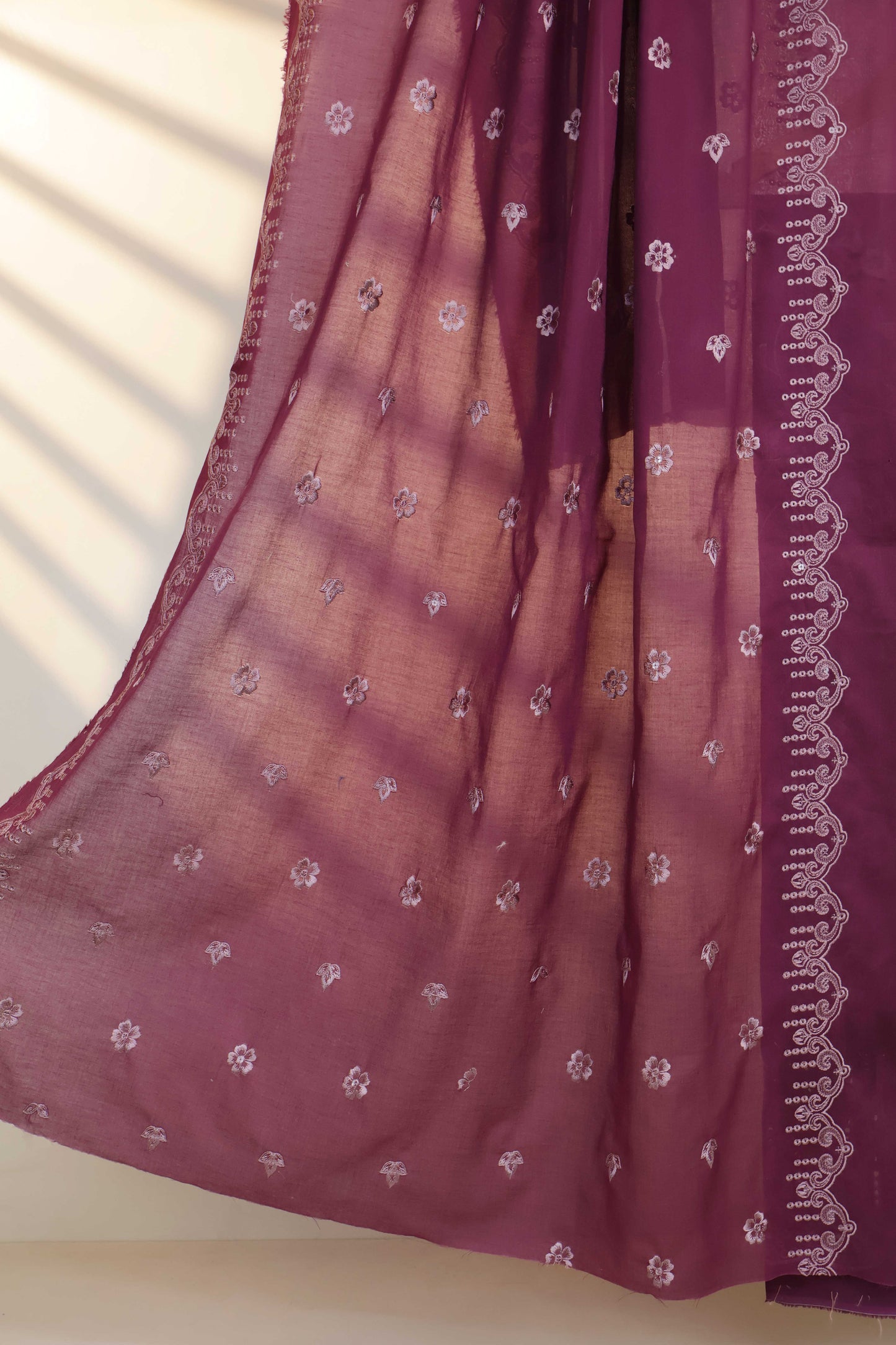 3Piece-Lawn Embroidered Suit V15WR06