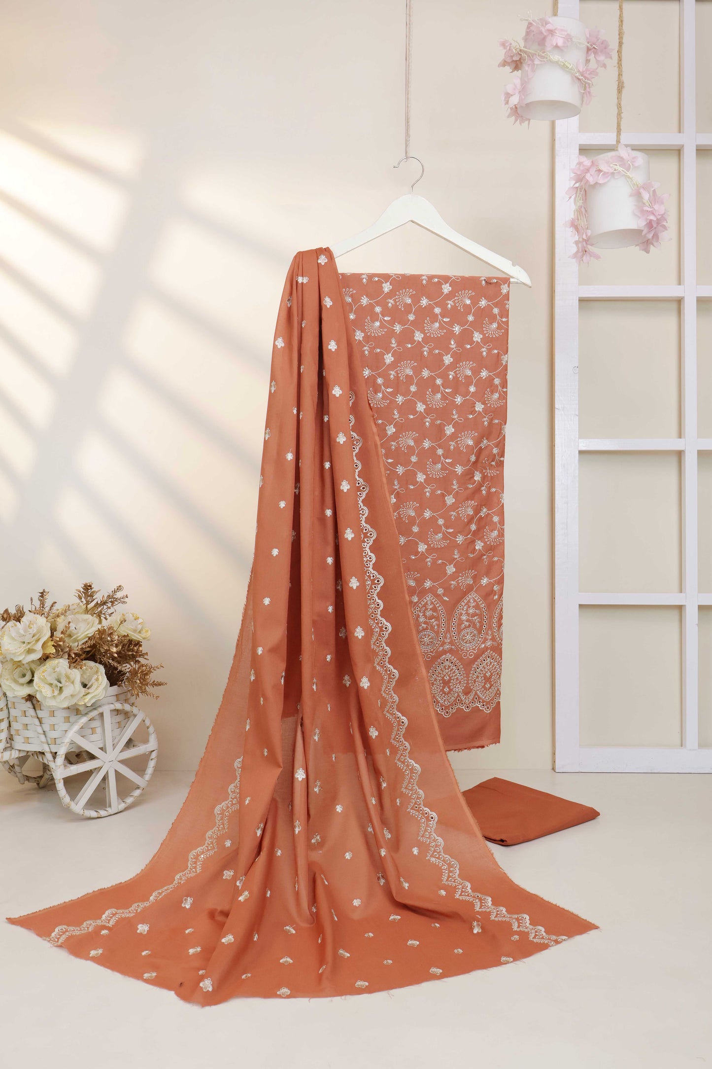 3Piece-Lawn Embroidered Suit V15WR08