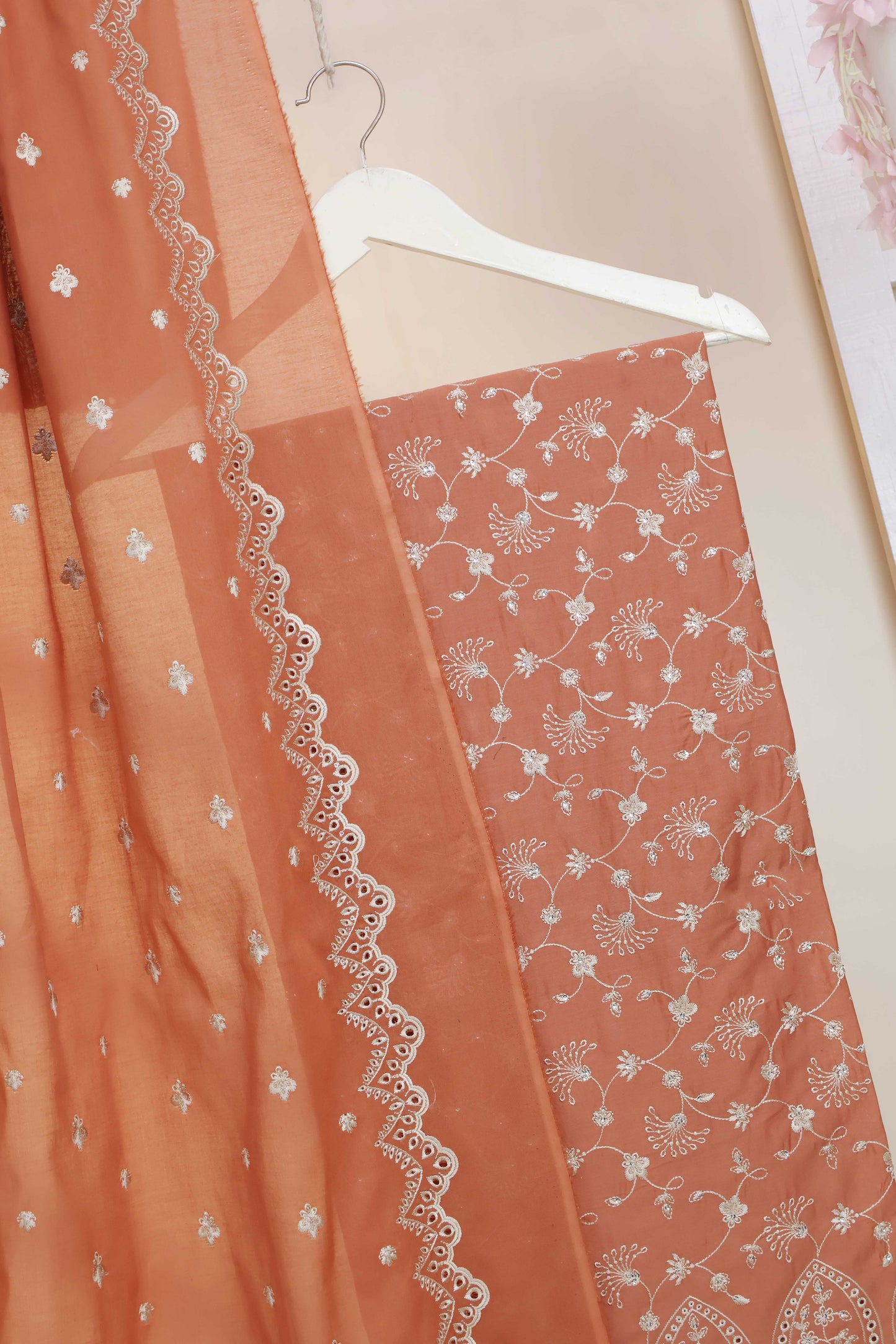 3Piece-Lawn Embroidered Suit V15WR08