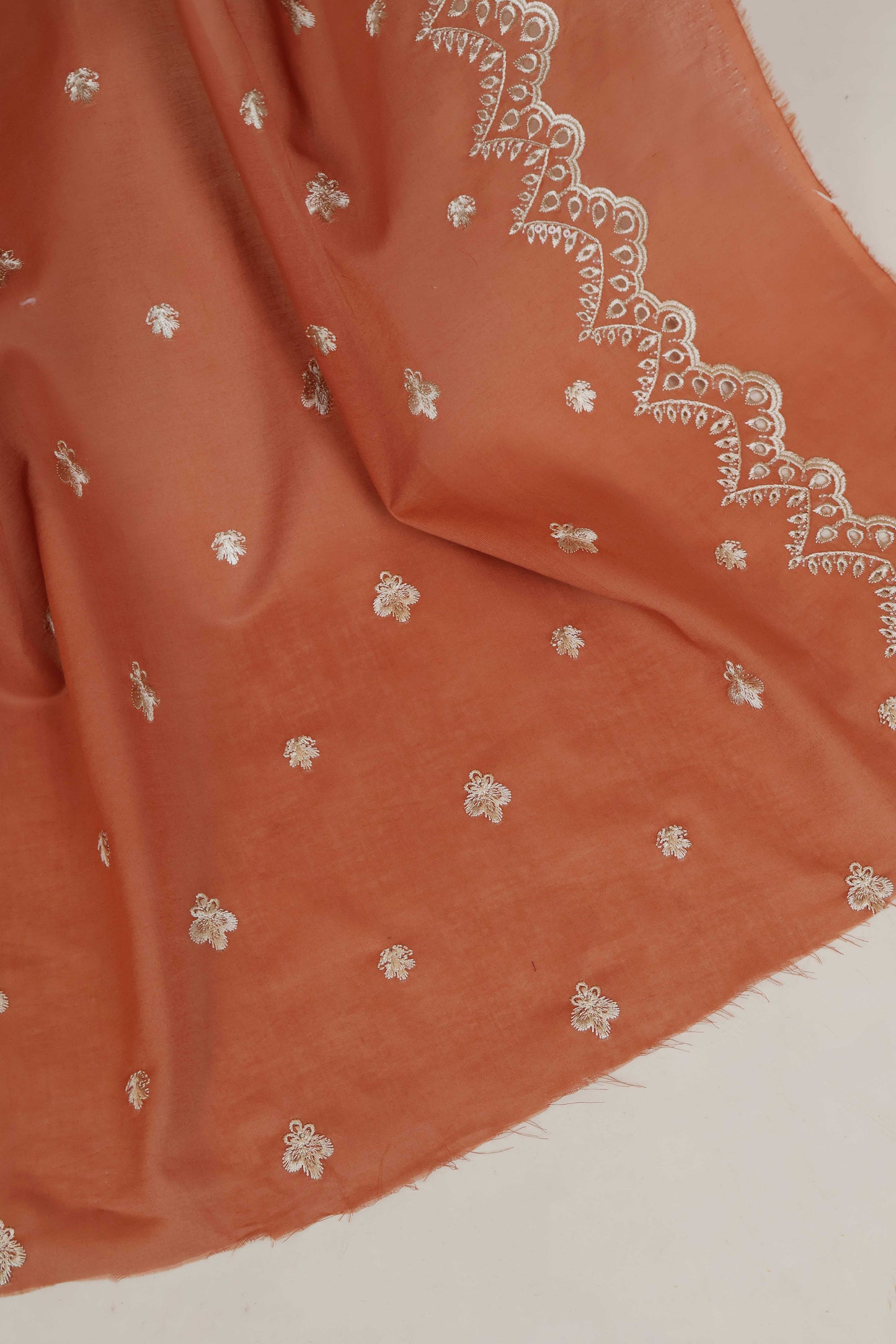 3Piece-Lawn Embroidered Suit V15WR08