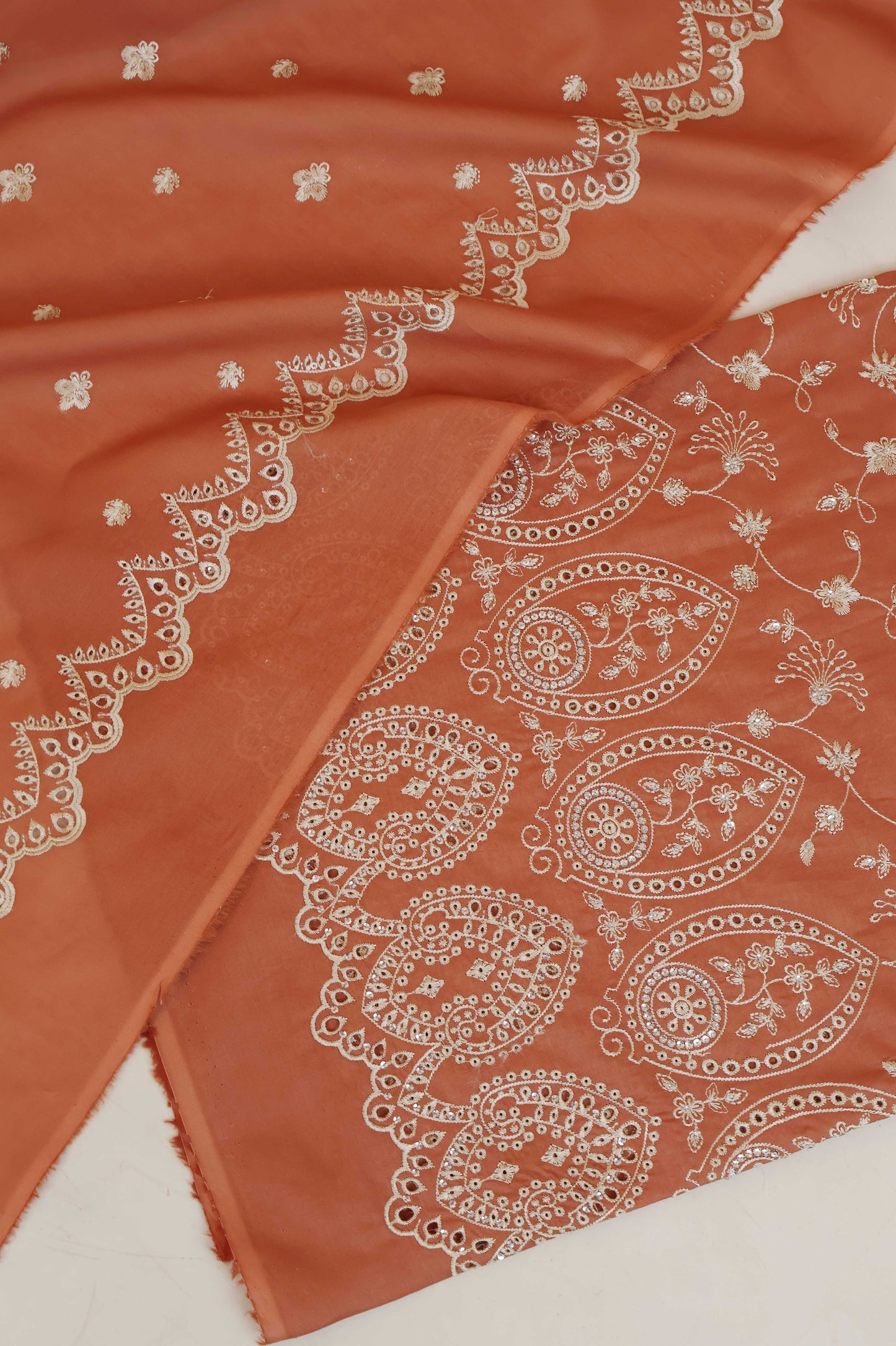 3Piece-Lawn Embroidered Suit V15WR08