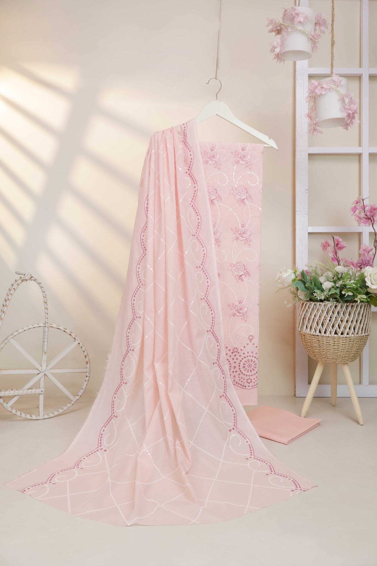3Piece-Lawn Embroidered Suit V15WR09