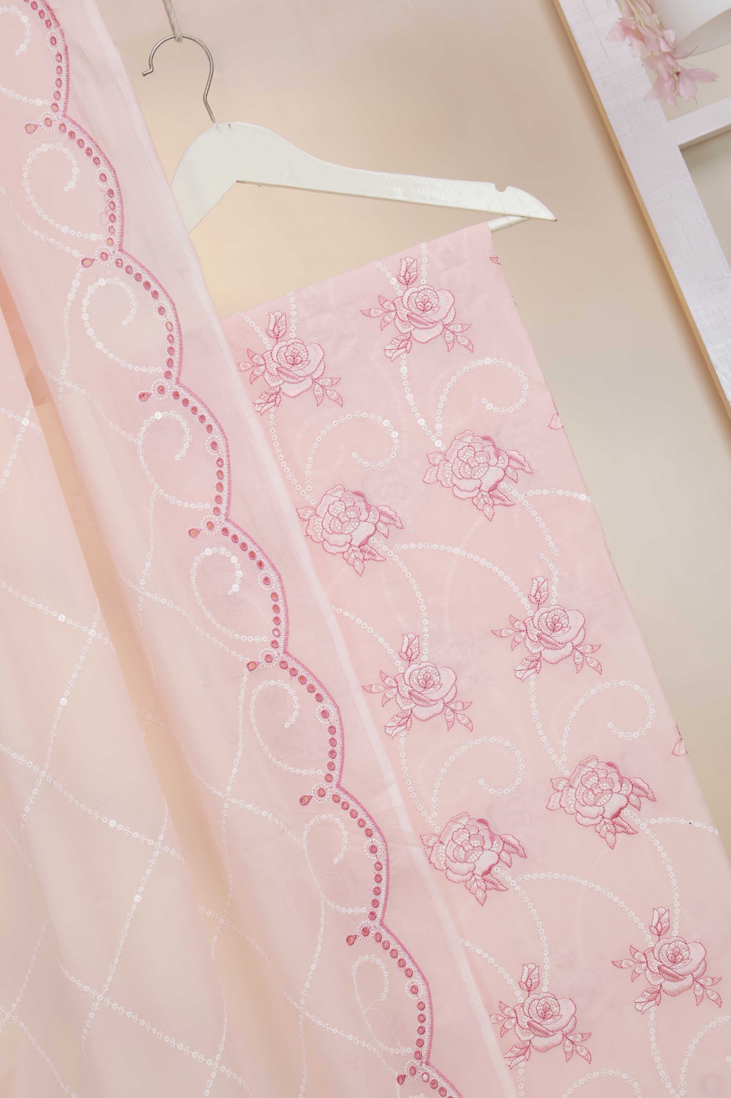 3Piece-Lawn Embroidered Suit V15WR09