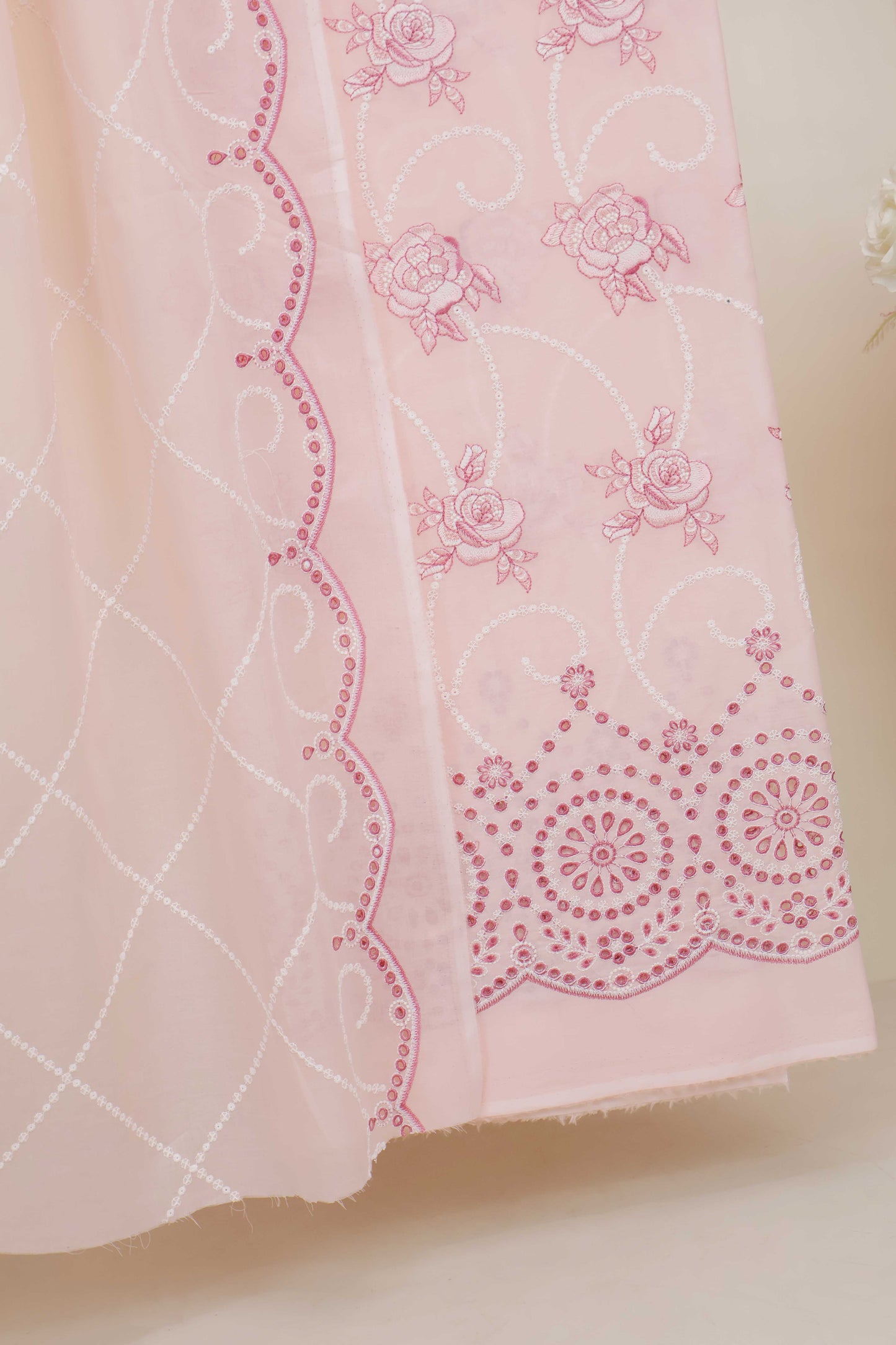3Piece-Lawn Embroidered Suit V15WR09