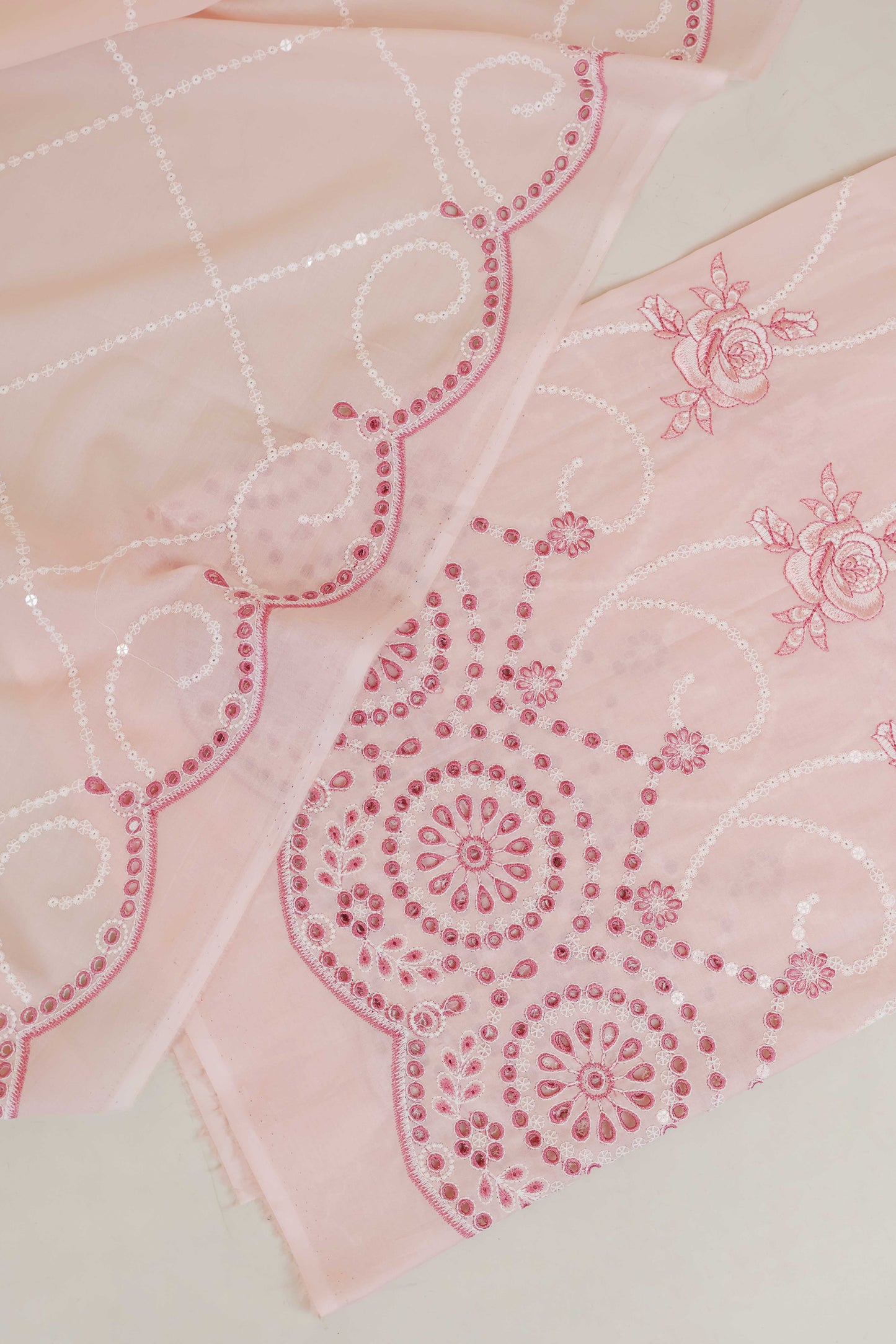 3Piece-Lawn Embroidered Suit V15WR09