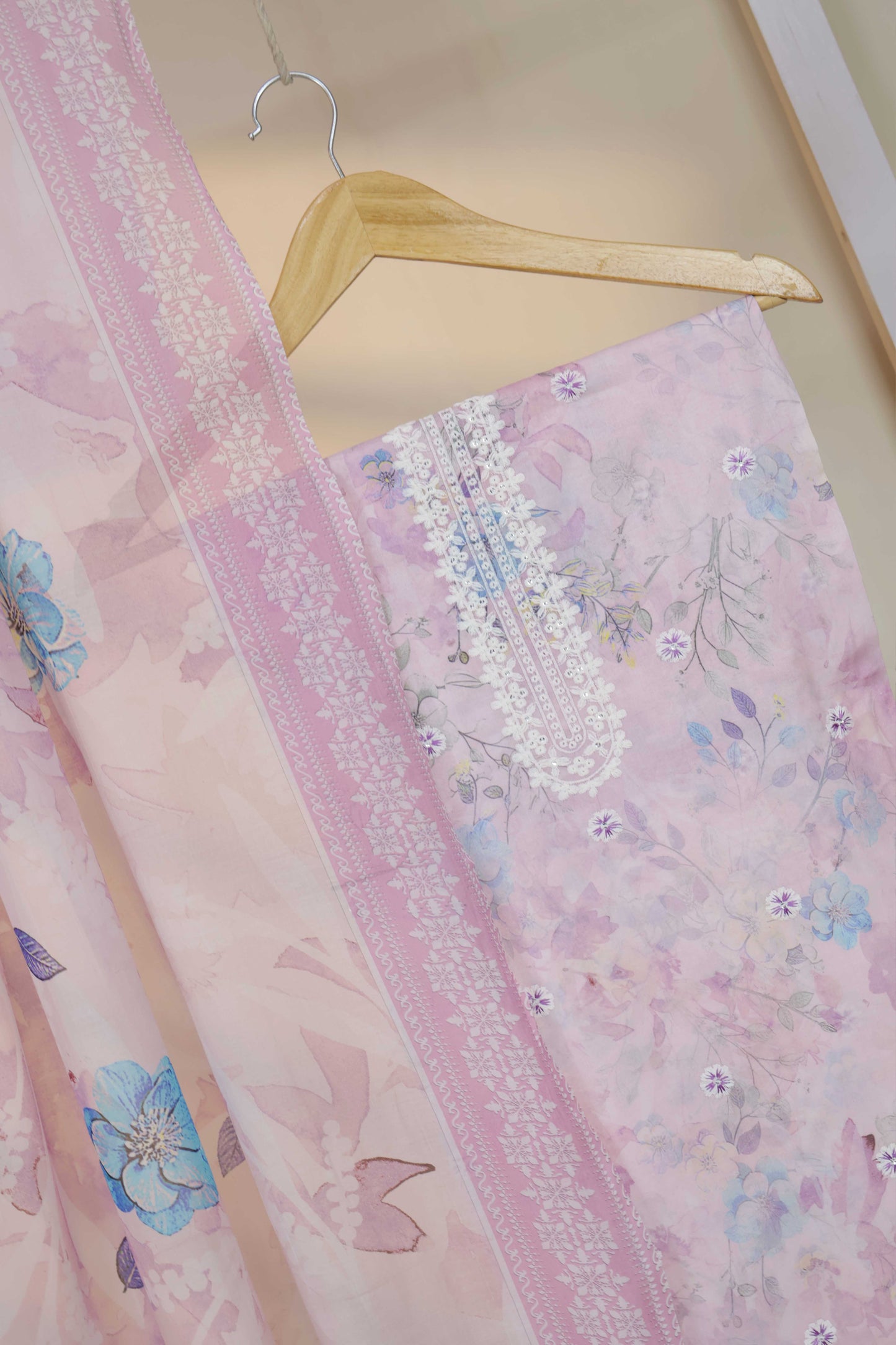 3Piece-Lawn Embroidered Suit V12WR04