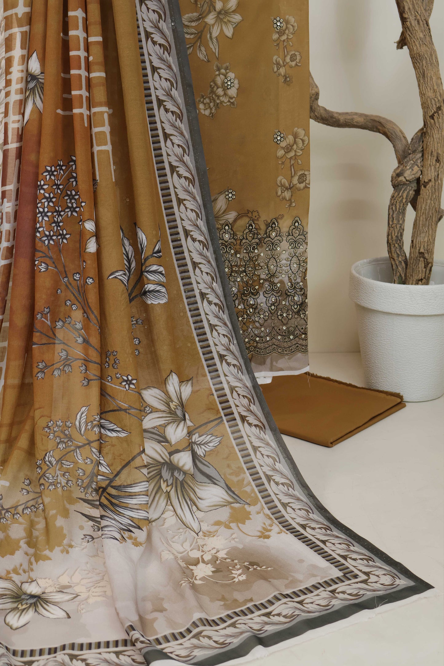 3Piece-Lawn Embroidered Suit V12WR10