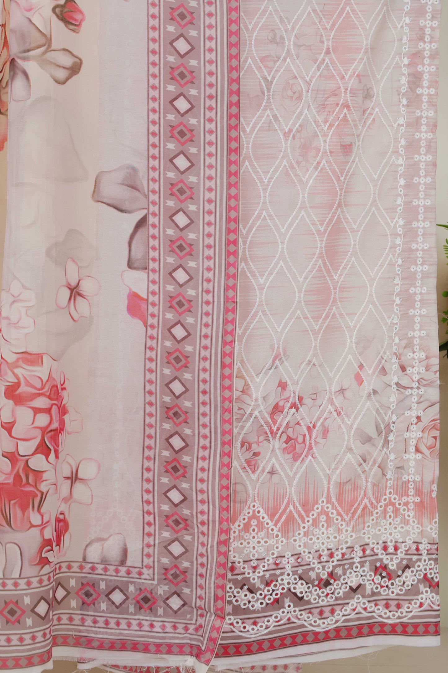 3Piece-Lawn Embroidered Suit V12WR08