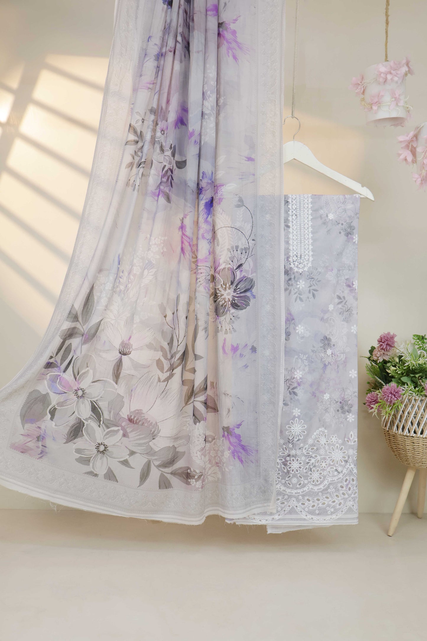 3Piece-Lawn Embroidered Suit V12WR03