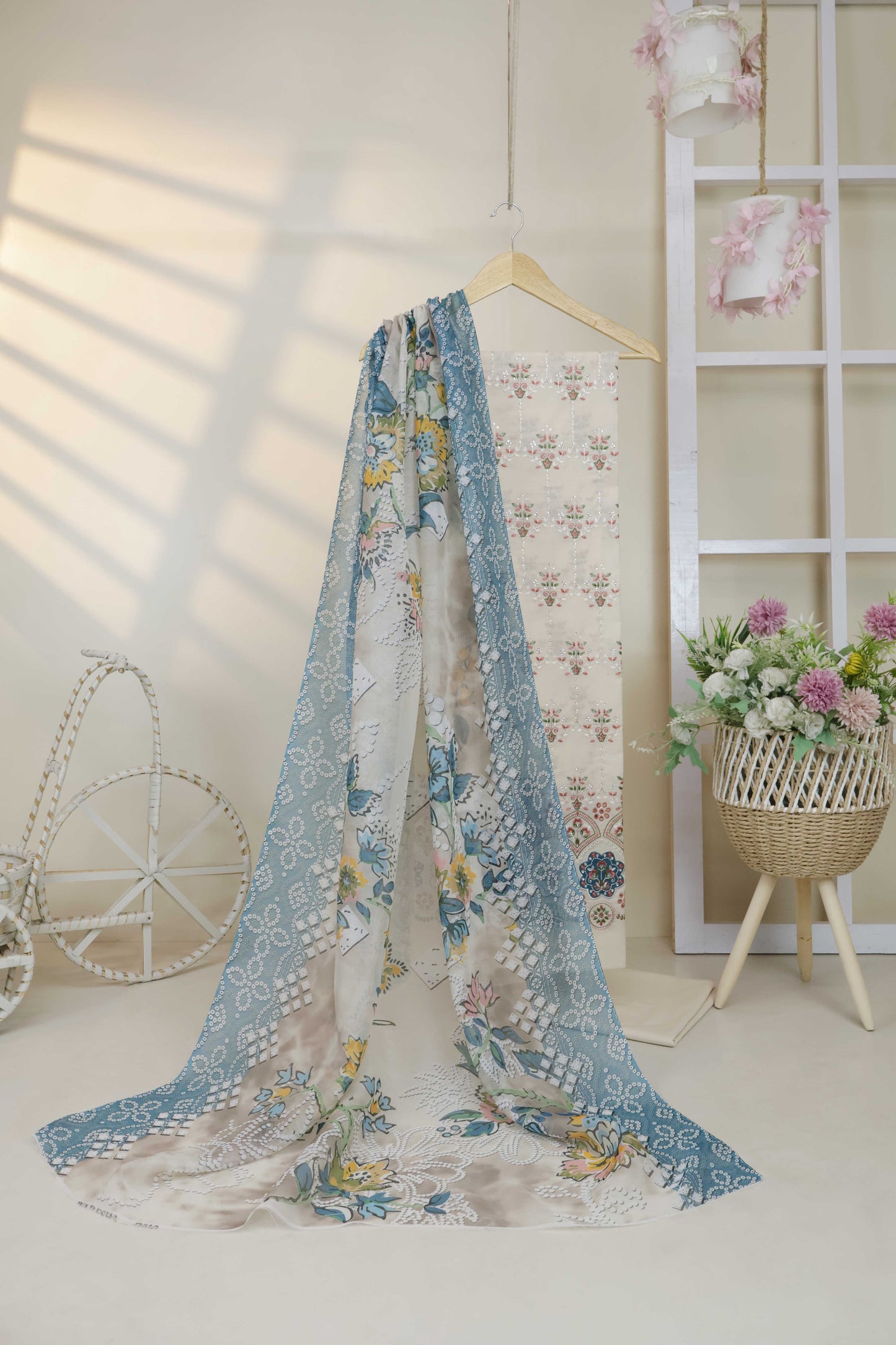 3Piece-Lawn Embroidered Suit V23WR07