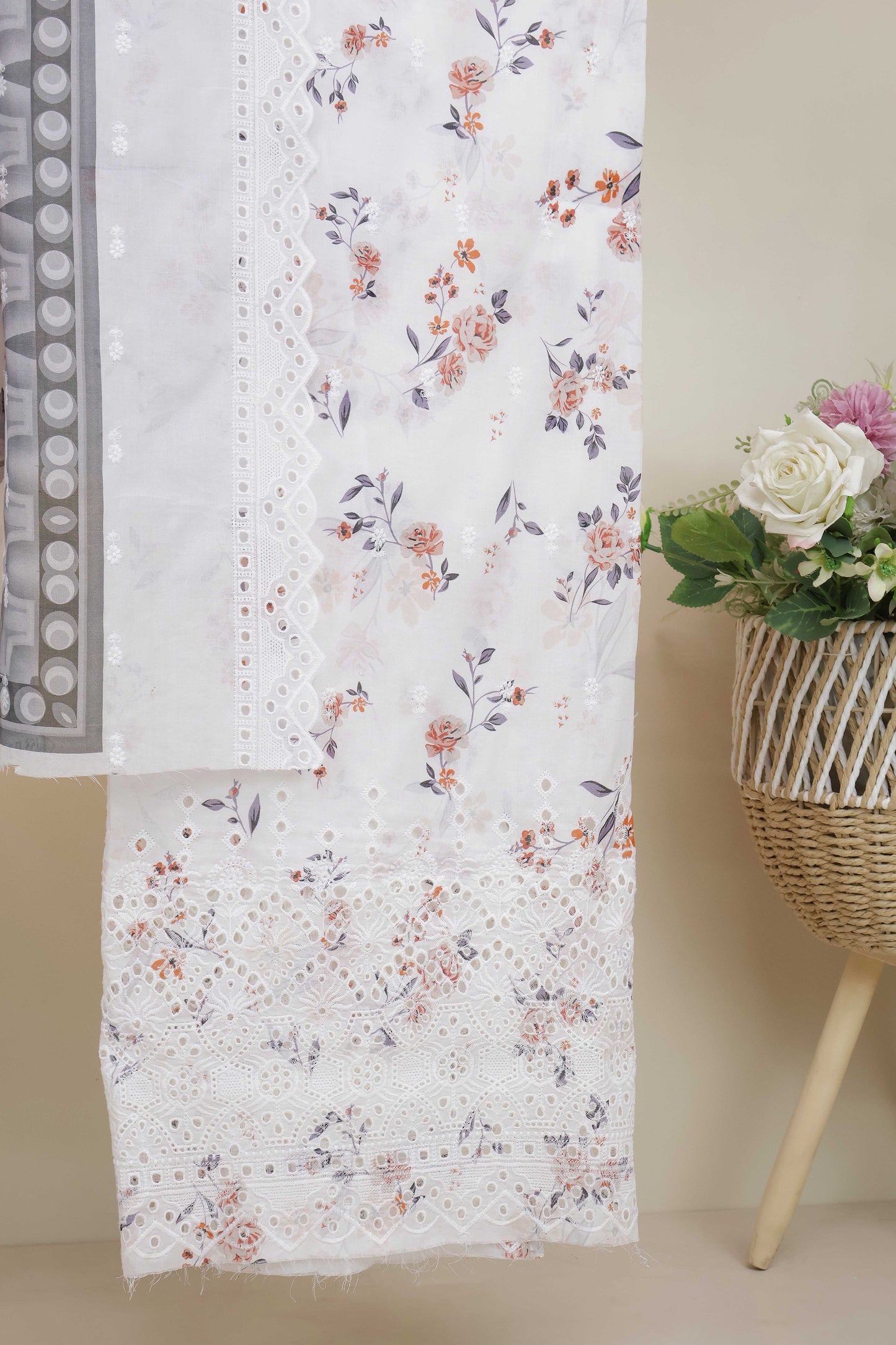 3Piece-Lawn Embroidered Suit V11WR05