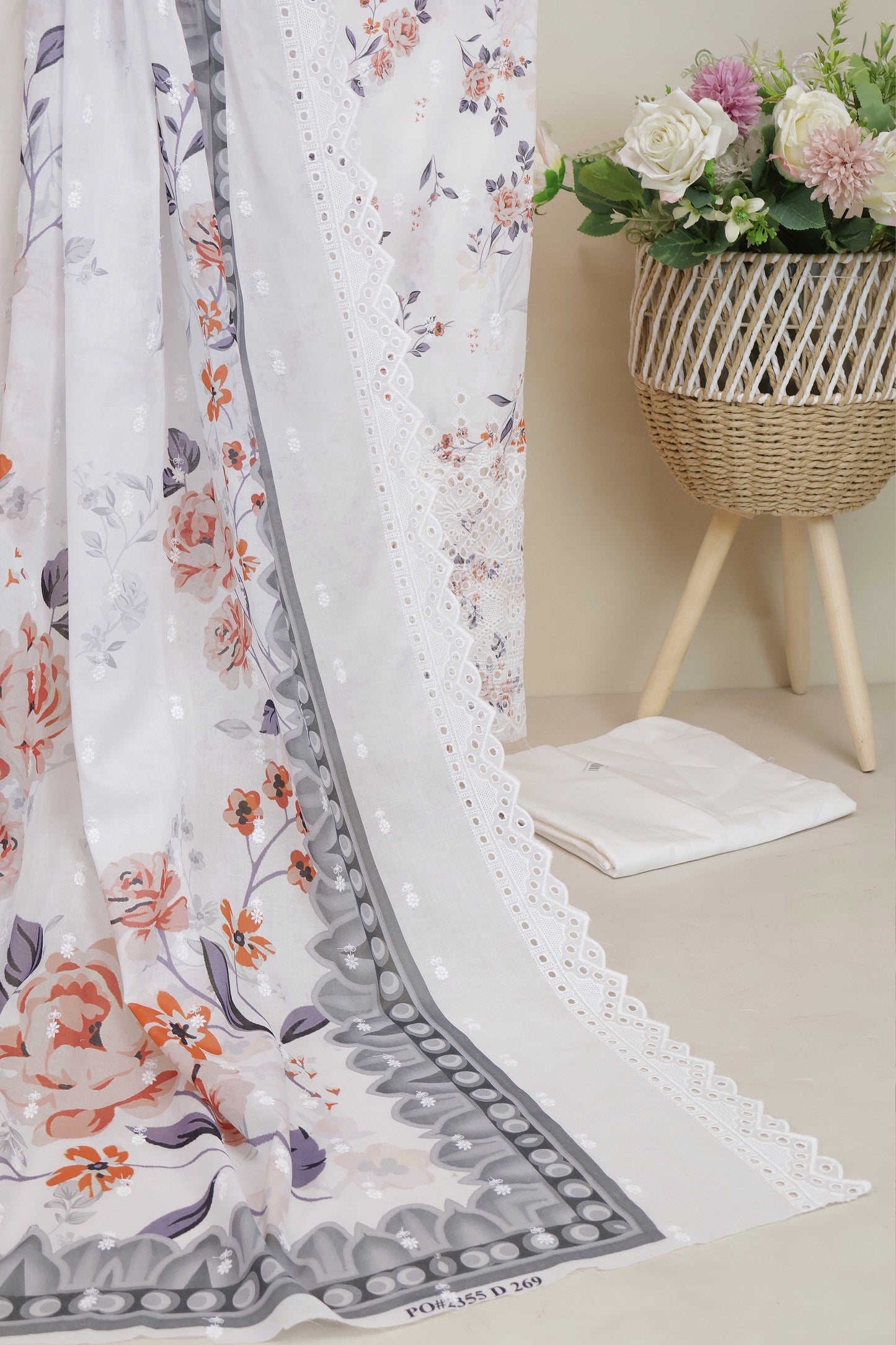 3Piece-Lawn Embroidered Suit V11WR05