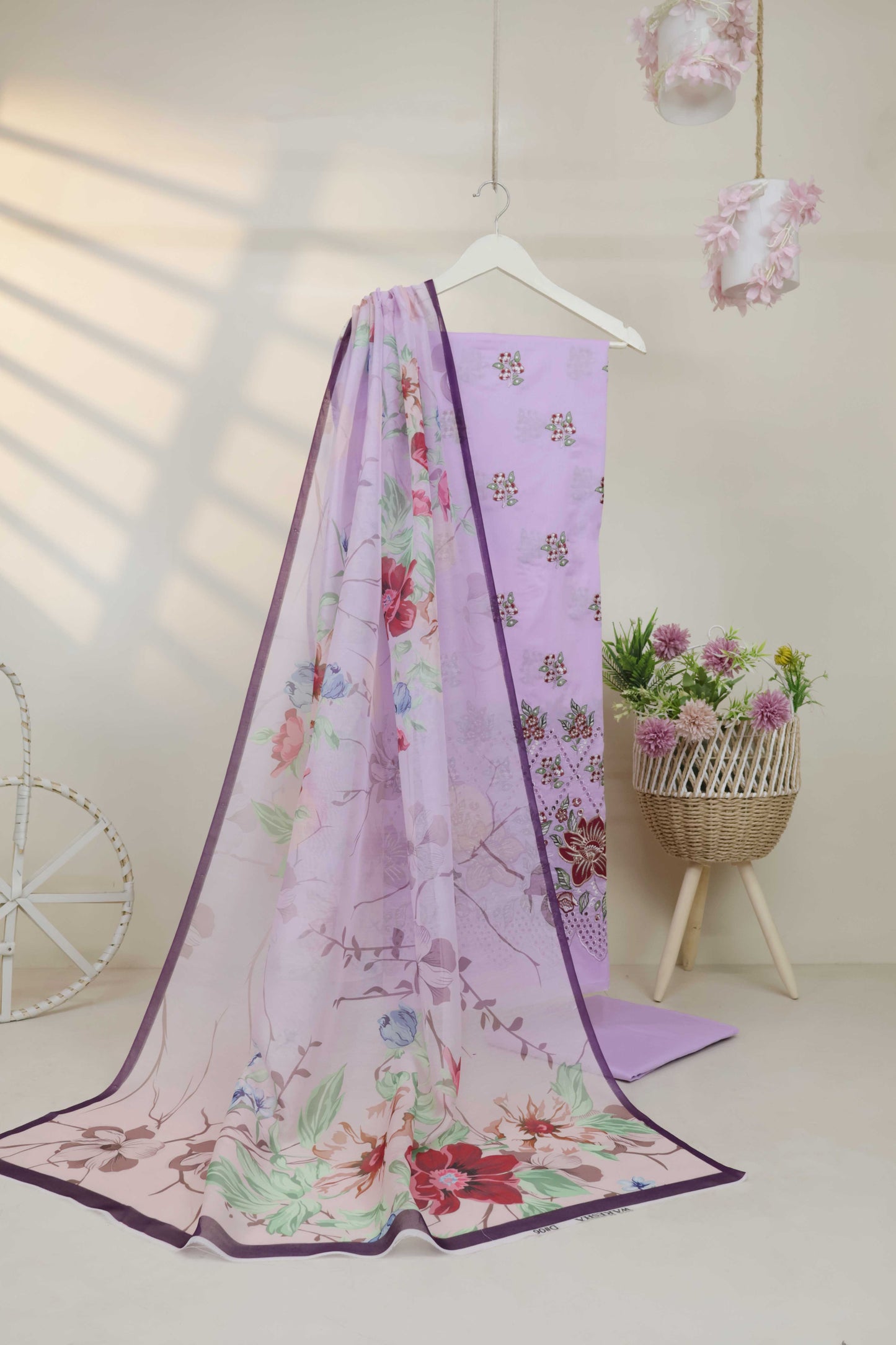 3Piece-Lawn Embroidered Suit V23WR09