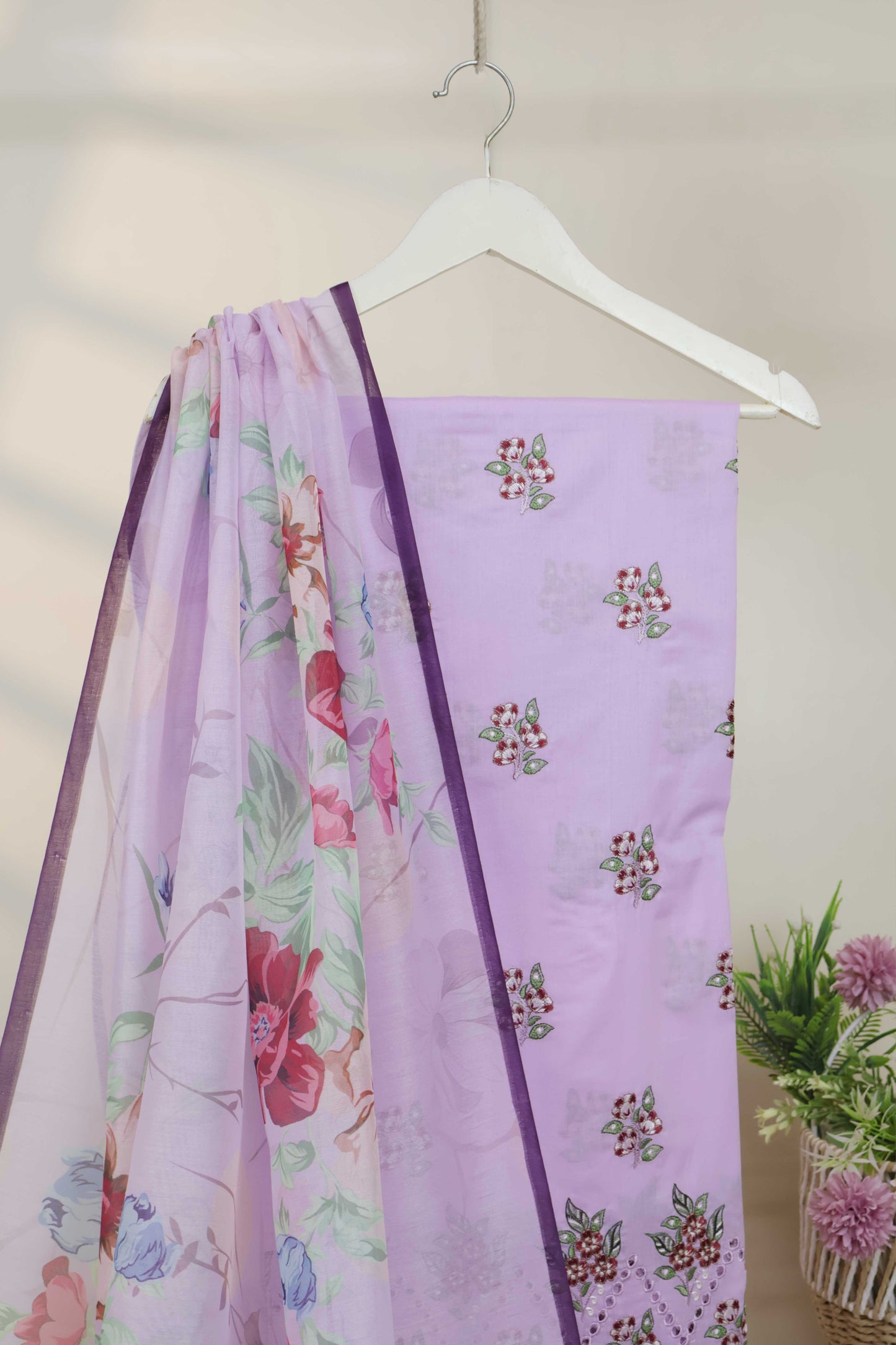3Piece-Lawn Embroidered Suit V23WR09