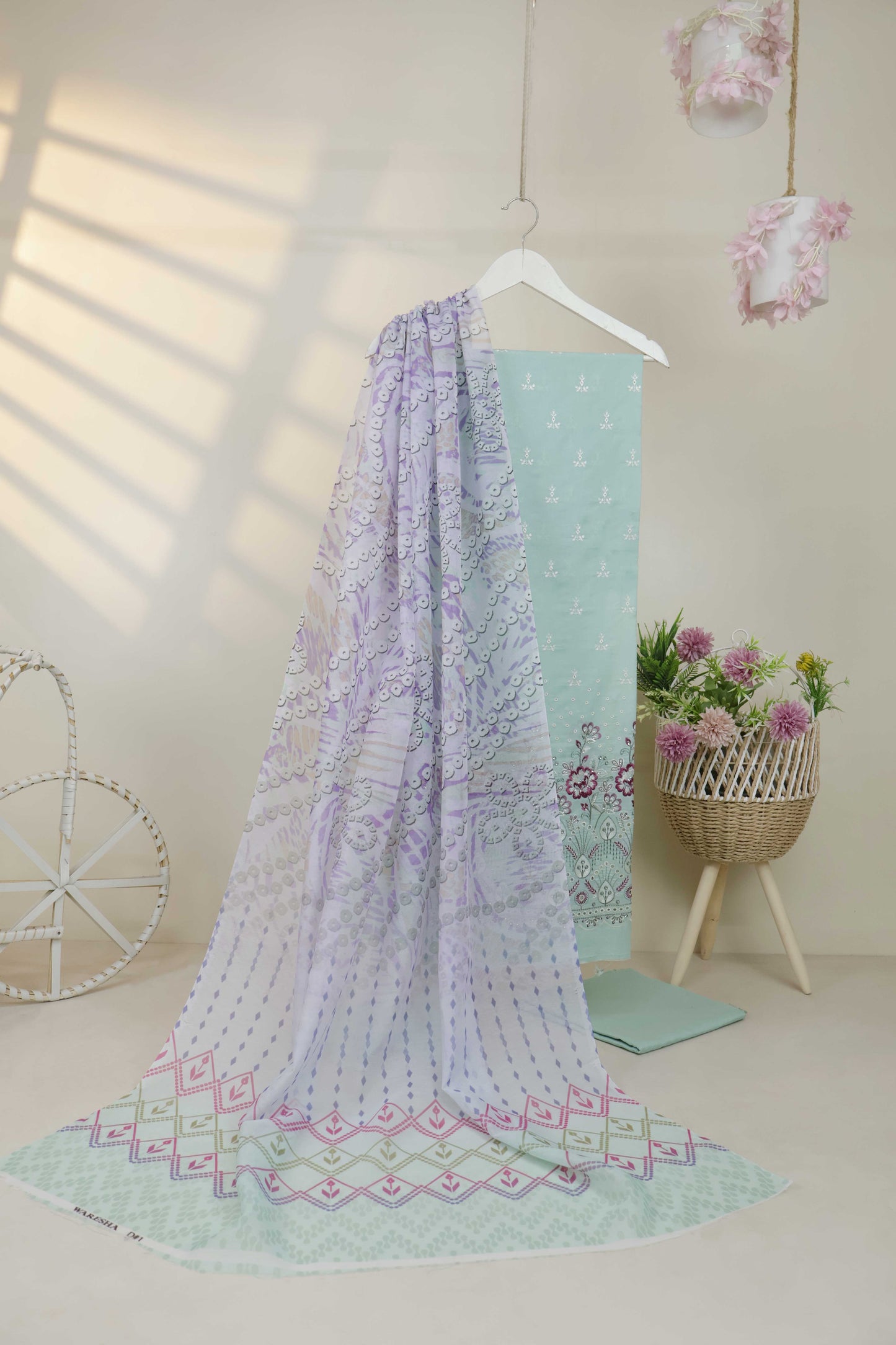 3Piece-Lawn Embroidered Suit V23WR03