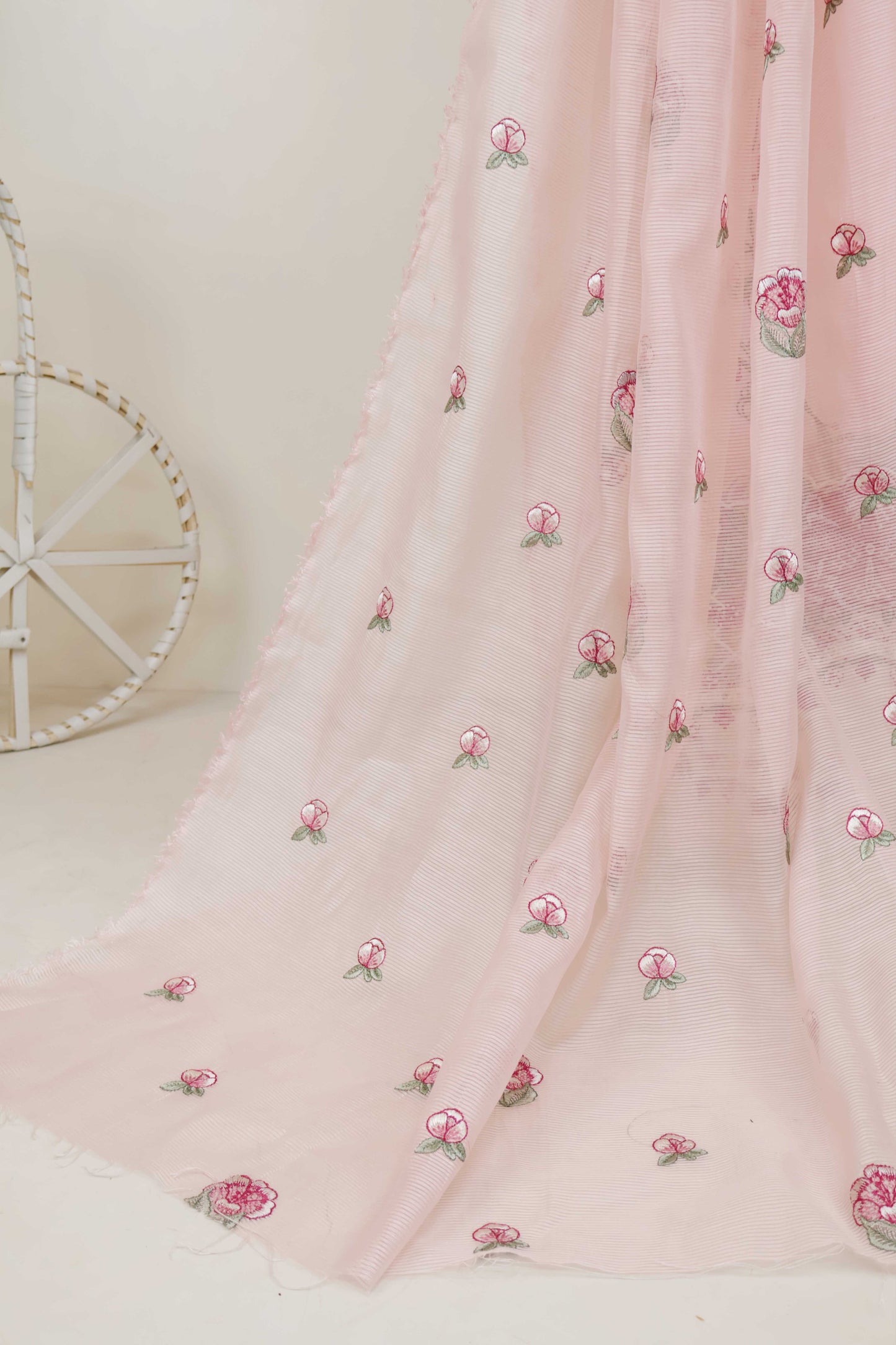 3Piece-Lawn Embroidered Suit V22WR02
