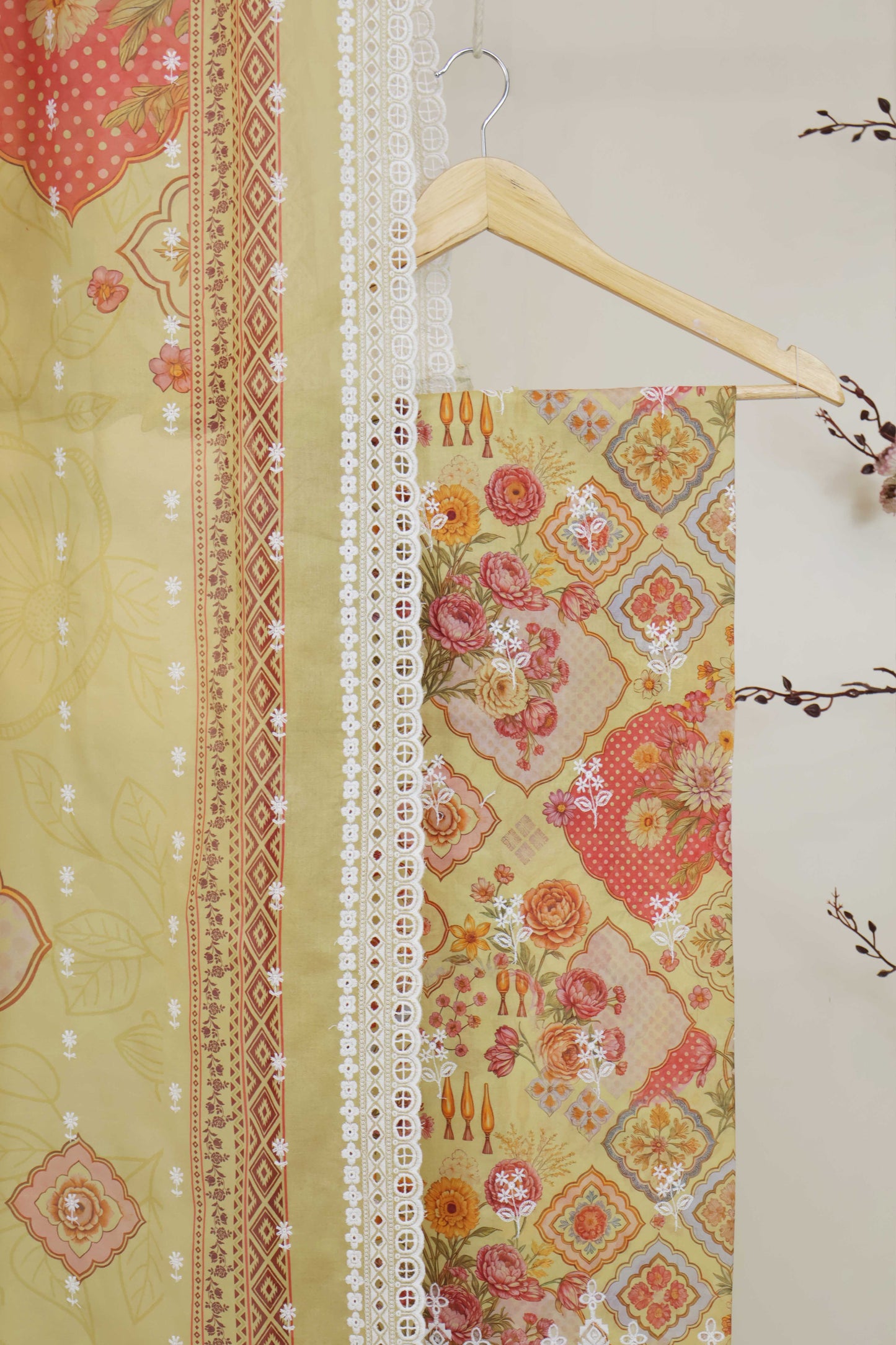 3Piece-Lawn Embroidered Suit V32WR07