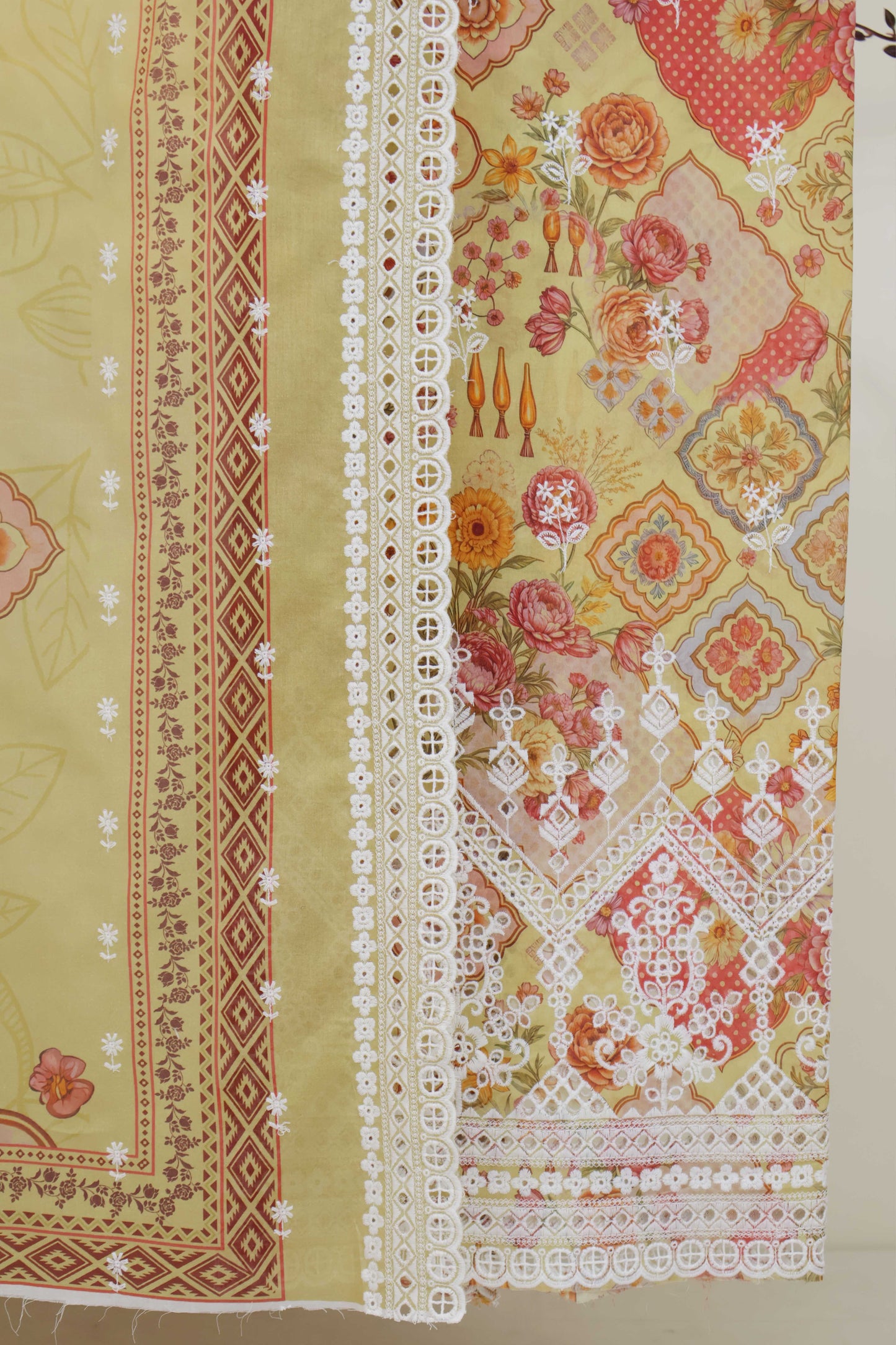 3Piece-Lawn Embroidered Suit V32WR07