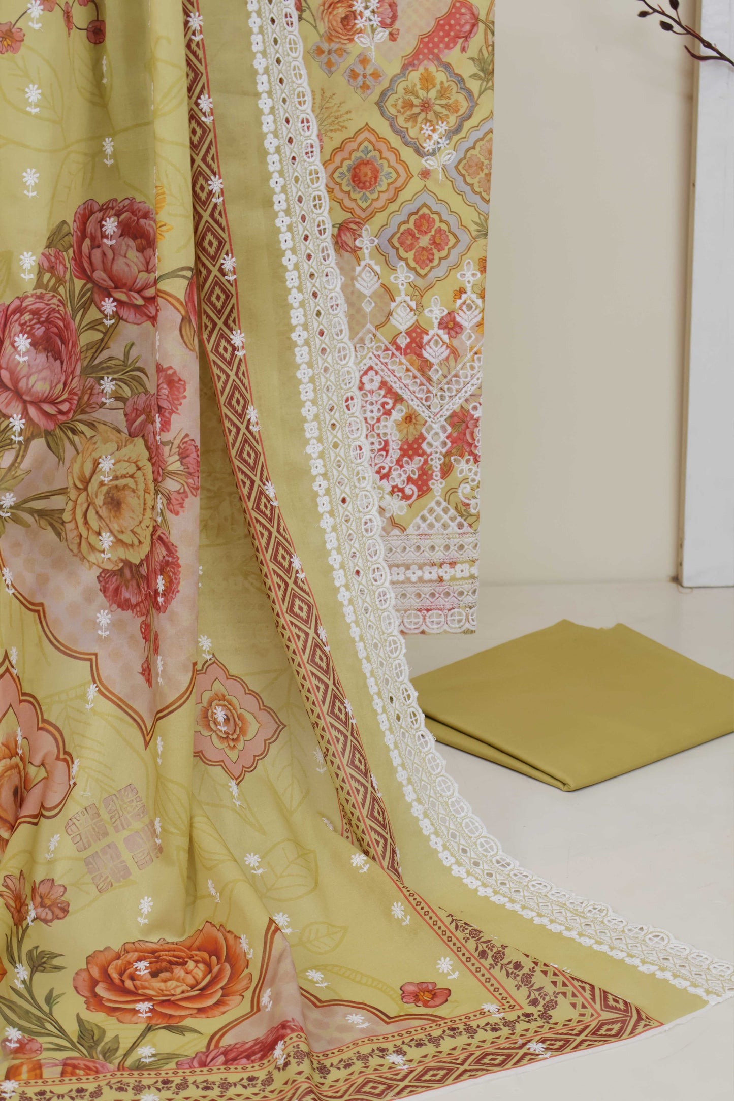 3Piece-Lawn Embroidered Suit V32WR07