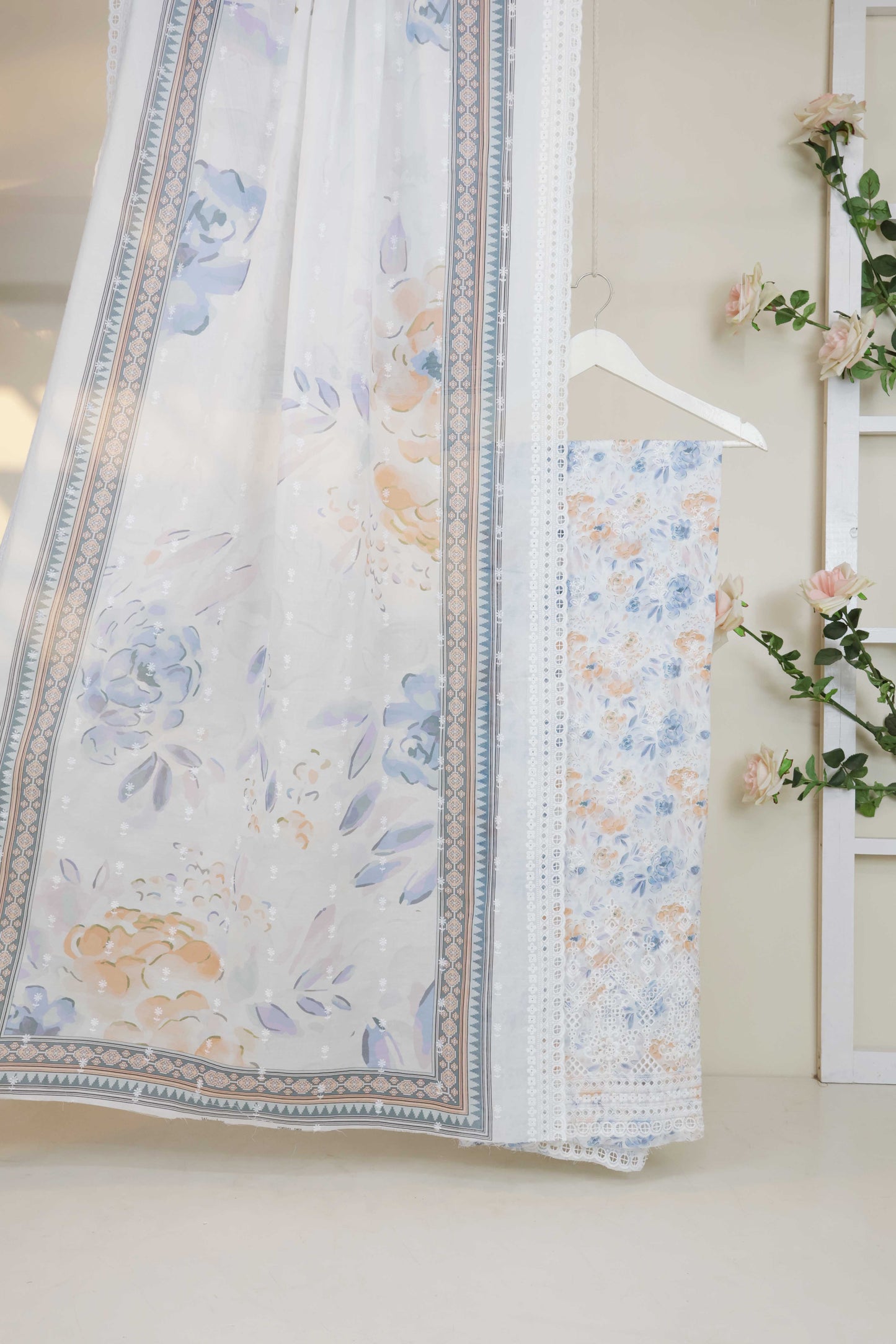 3Piece-Lawn Embroidered Suit V32WR03