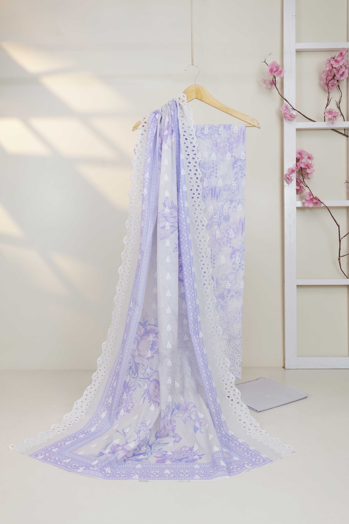 3Piece-Lawn Embroidered Suit V32WR05