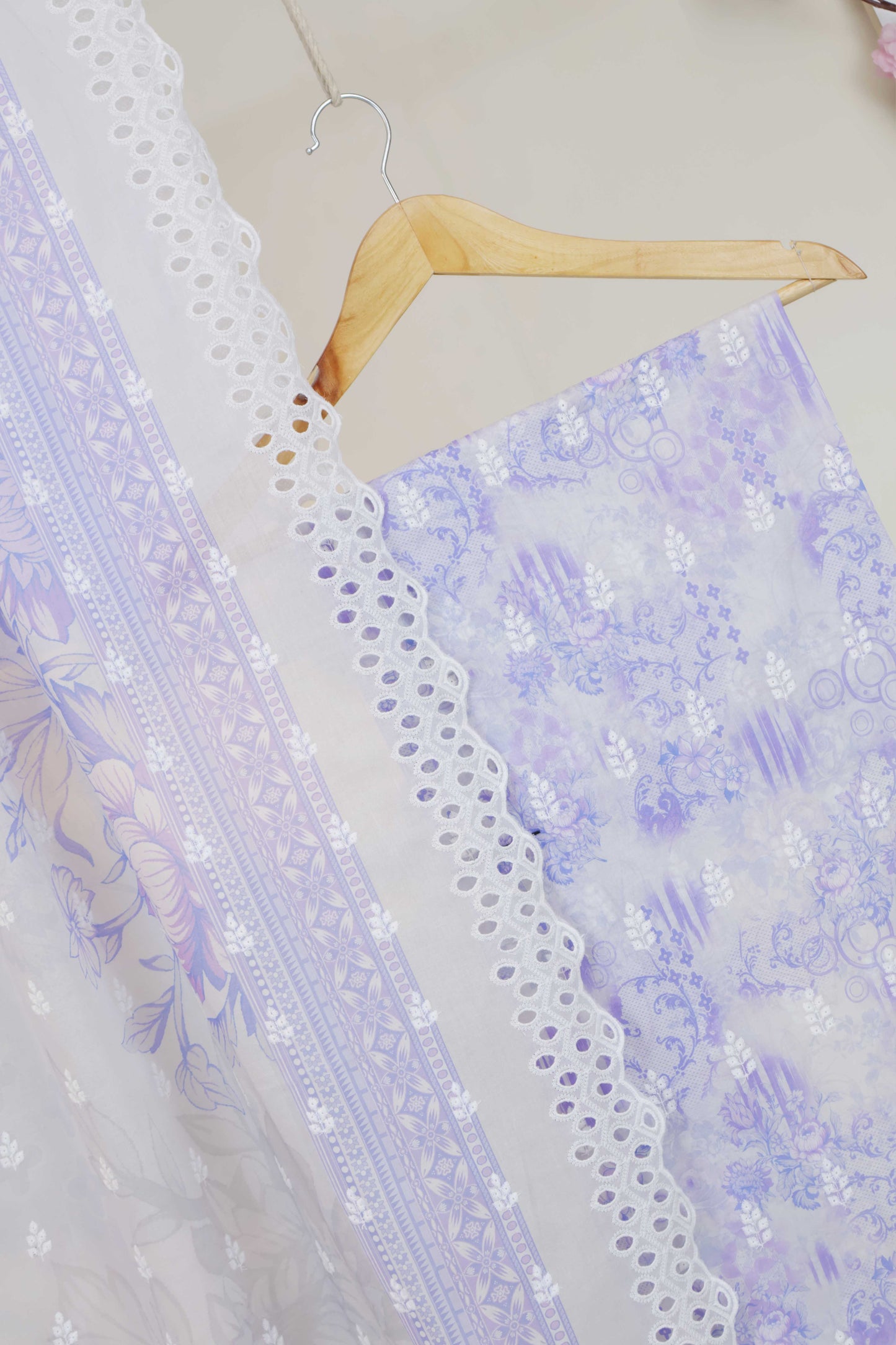 3Piece-Lawn Embroidered Suit V32WR05