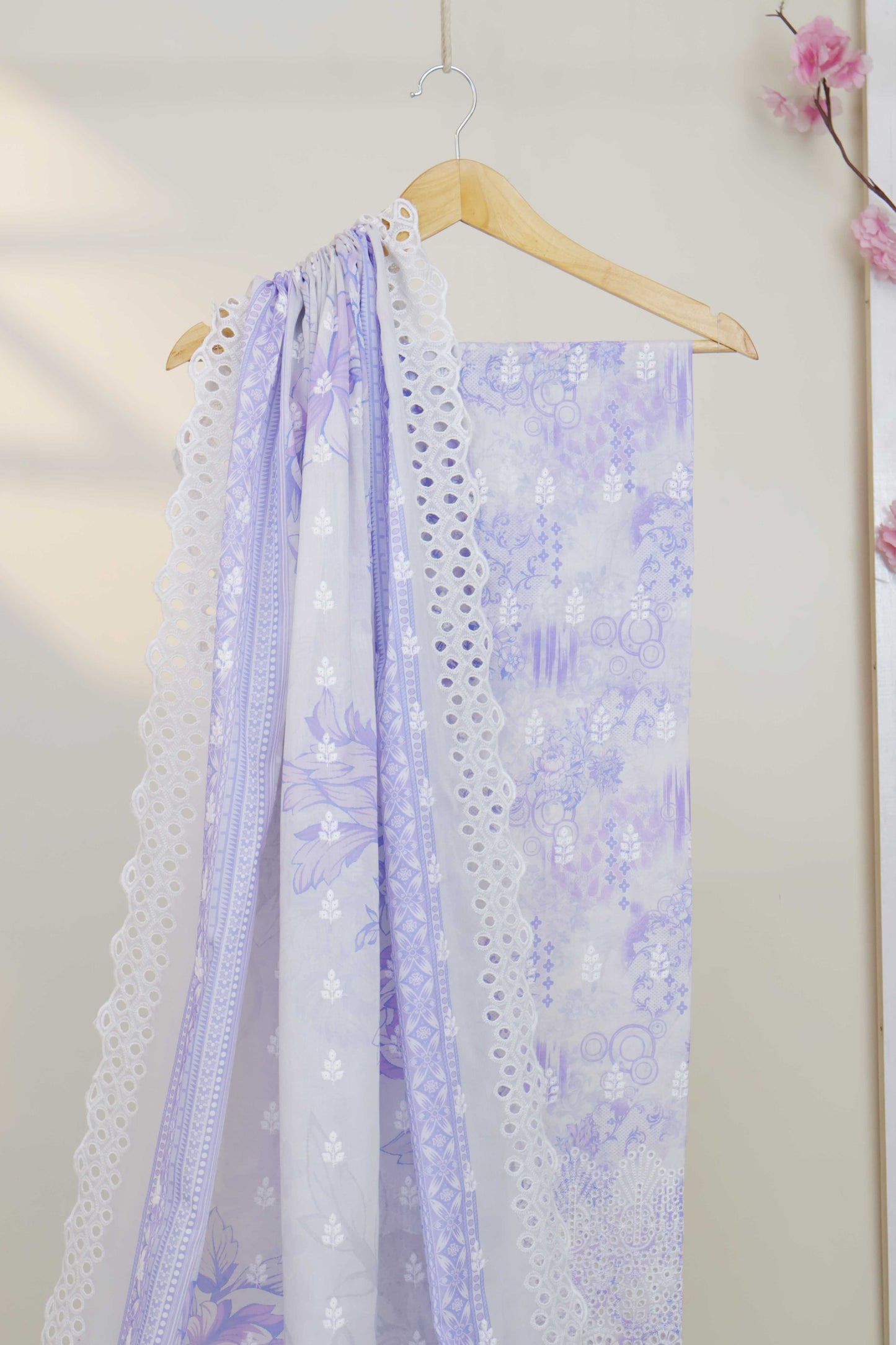 3Piece-Lawn Embroidered Suit V32WR05