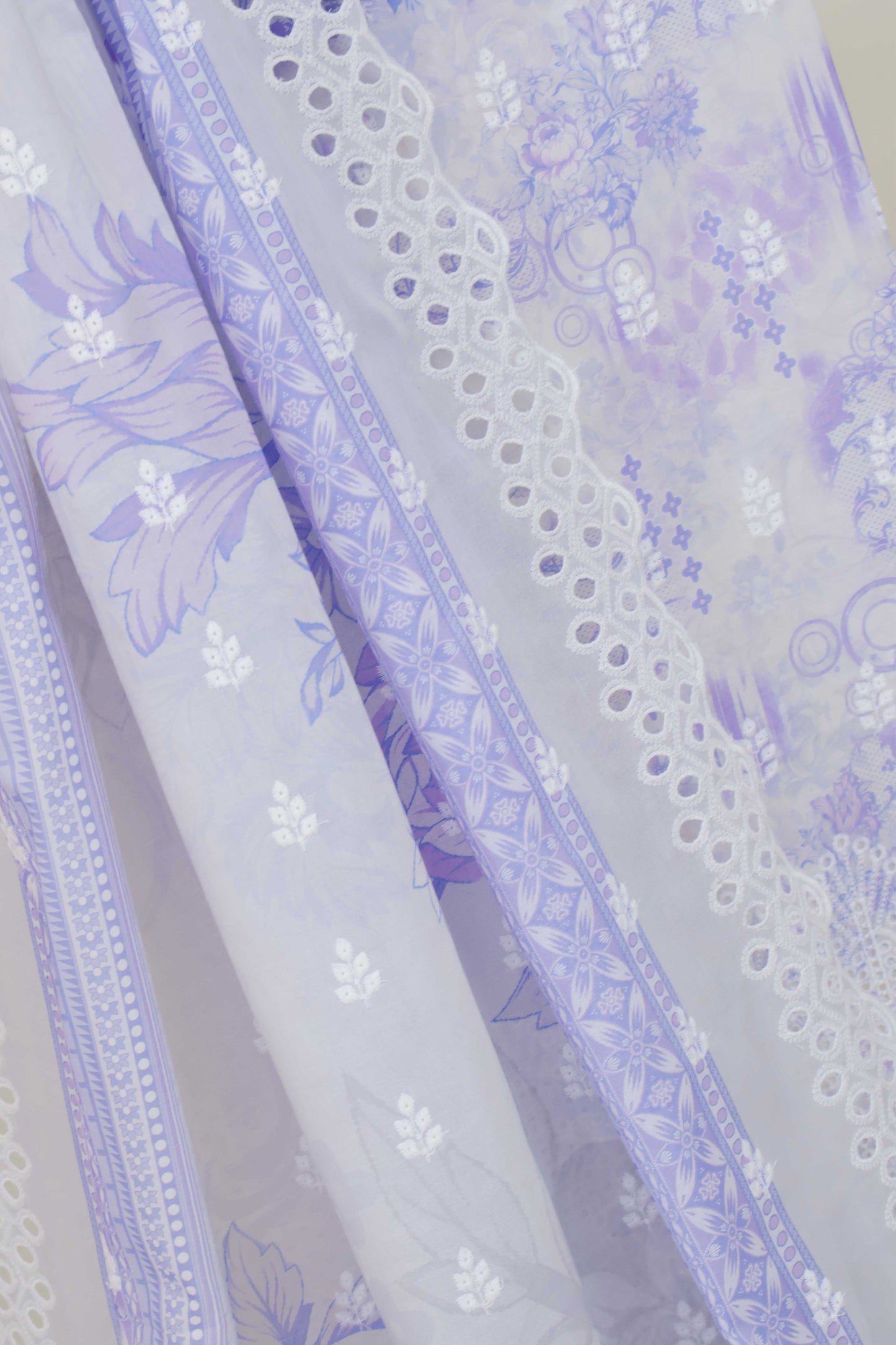 3Piece-Lawn Embroidered Suit V32WR05