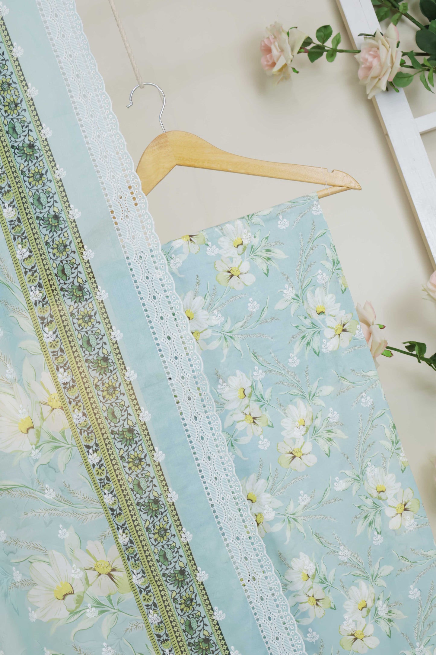 3Piece-Lawn Embroidered Suit V32WR04