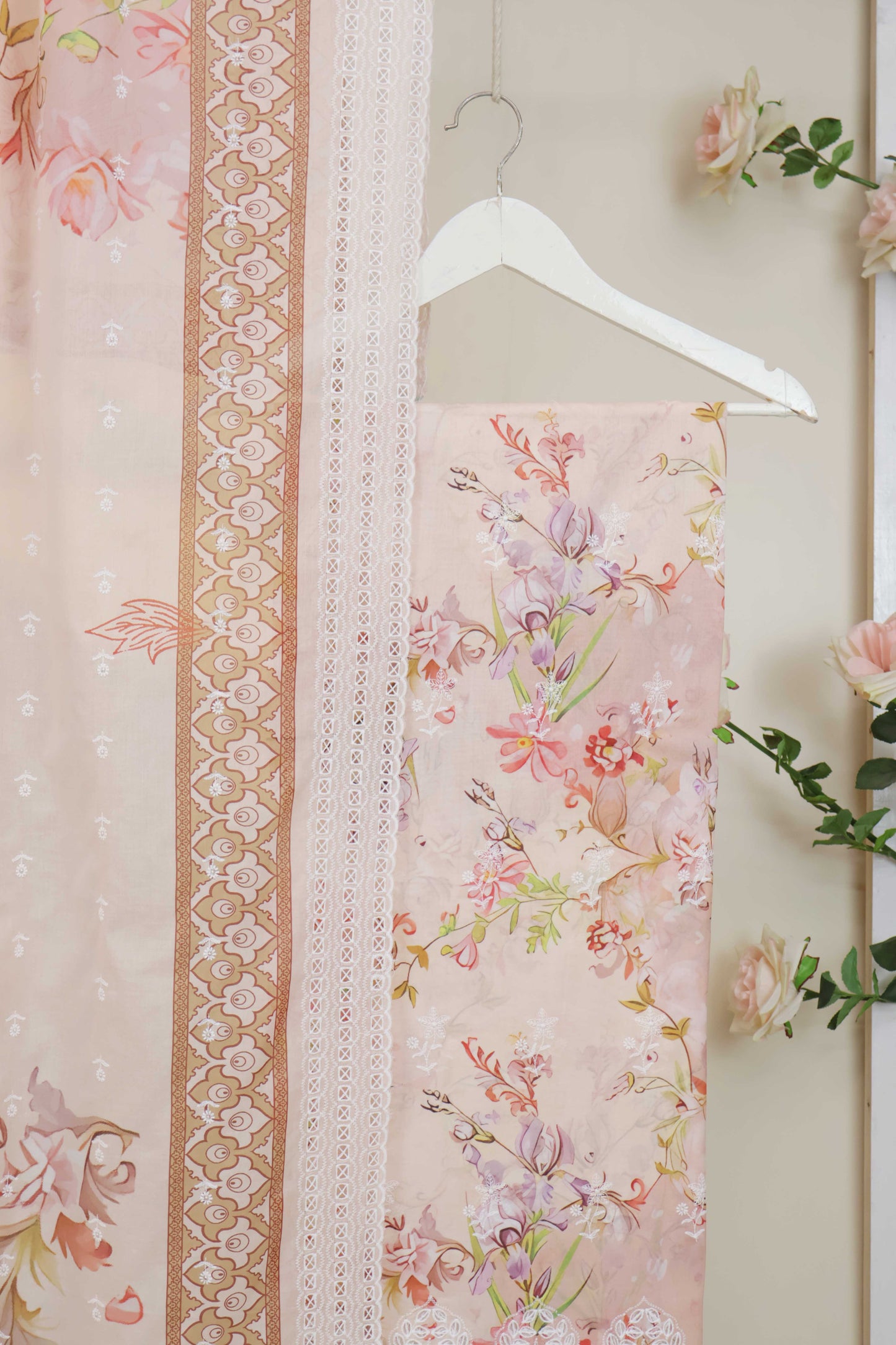 3Piece-Lawn Embroidered Suit V32WR01