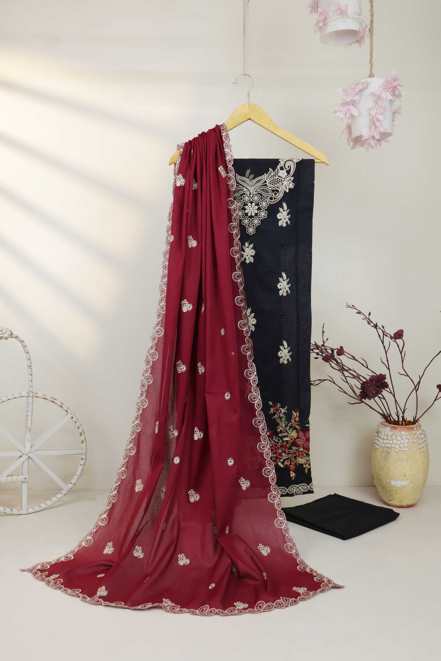 3Piece-Lawn Embroidered Suit V34WR04