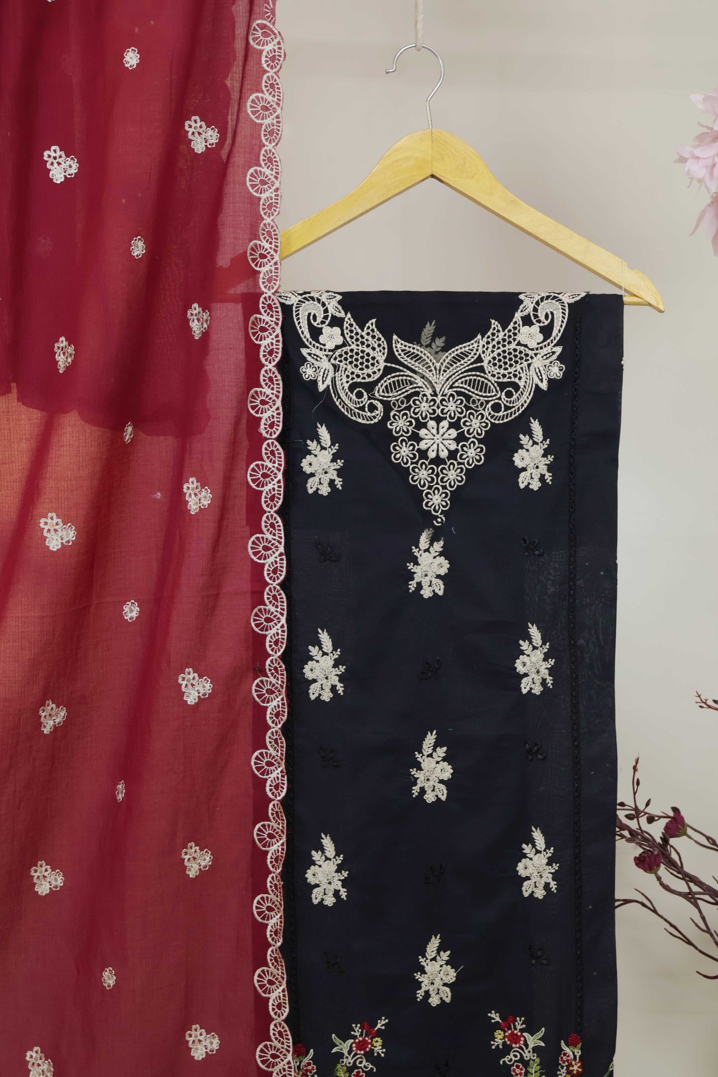 3Piece-Lawn Embroidered Suit V34WR04