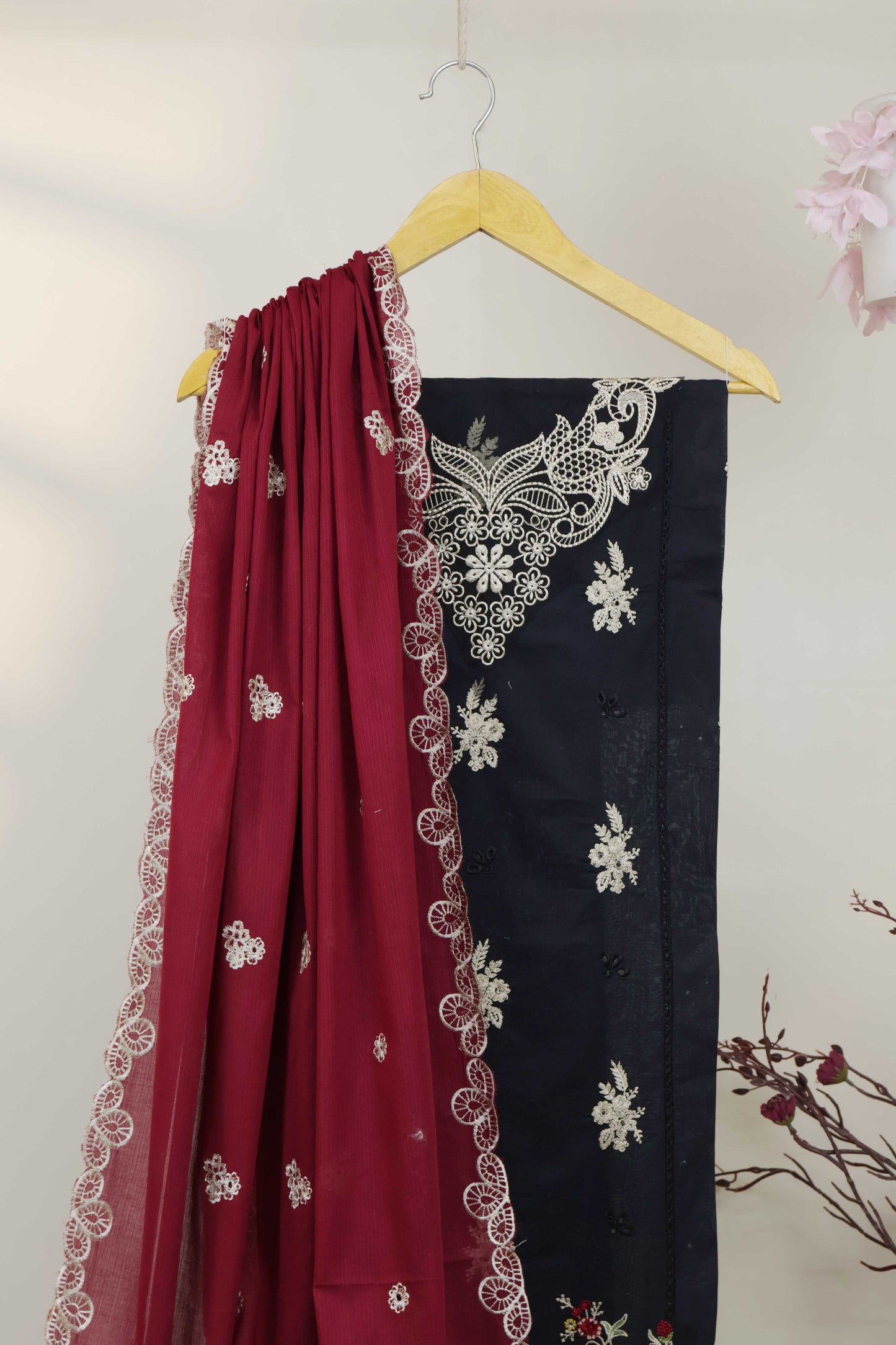 3Piece-Lawn Embroidered Suit V34WR04