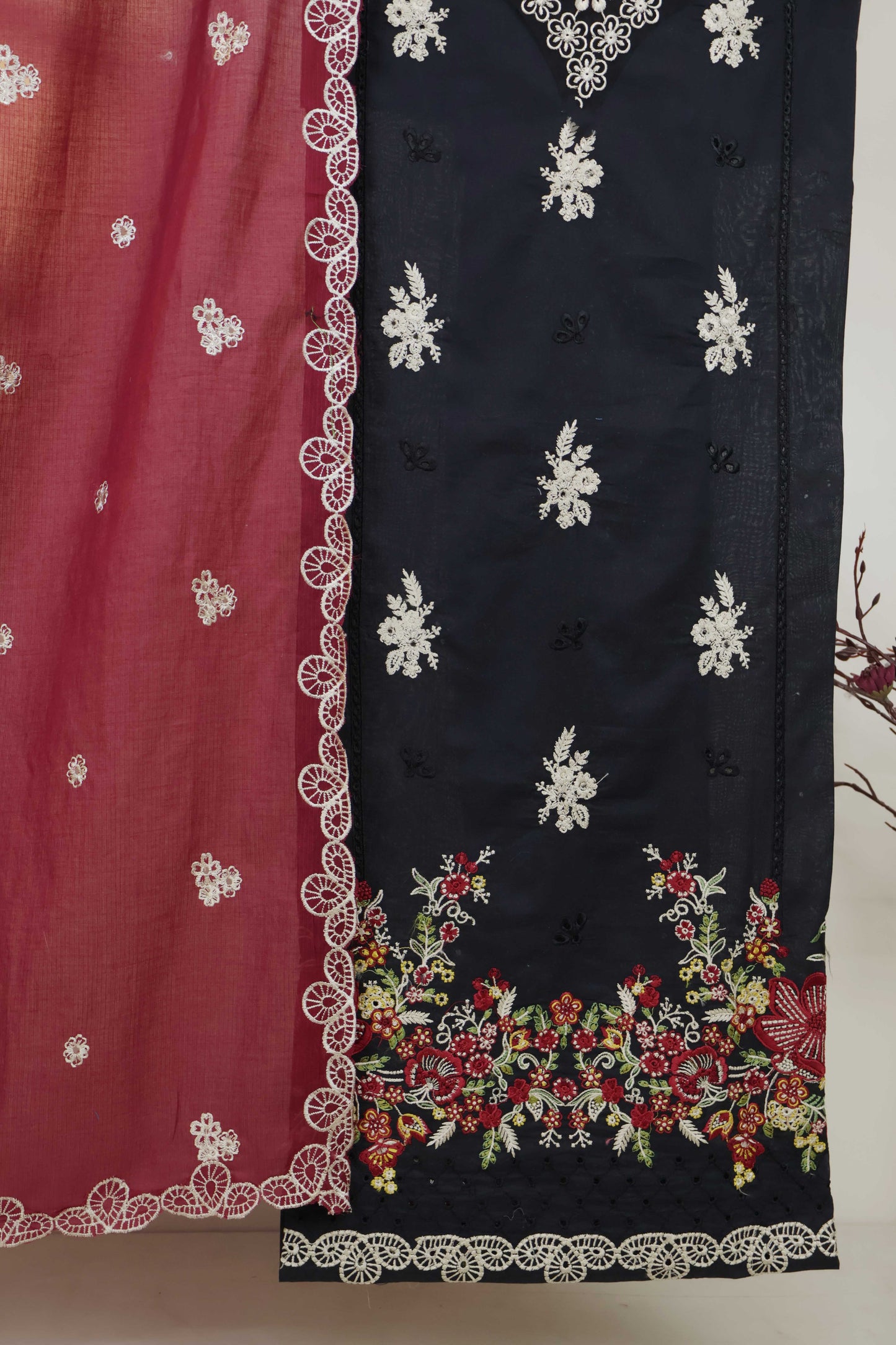 3Piece-Lawn Embroidered Suit V34WR04