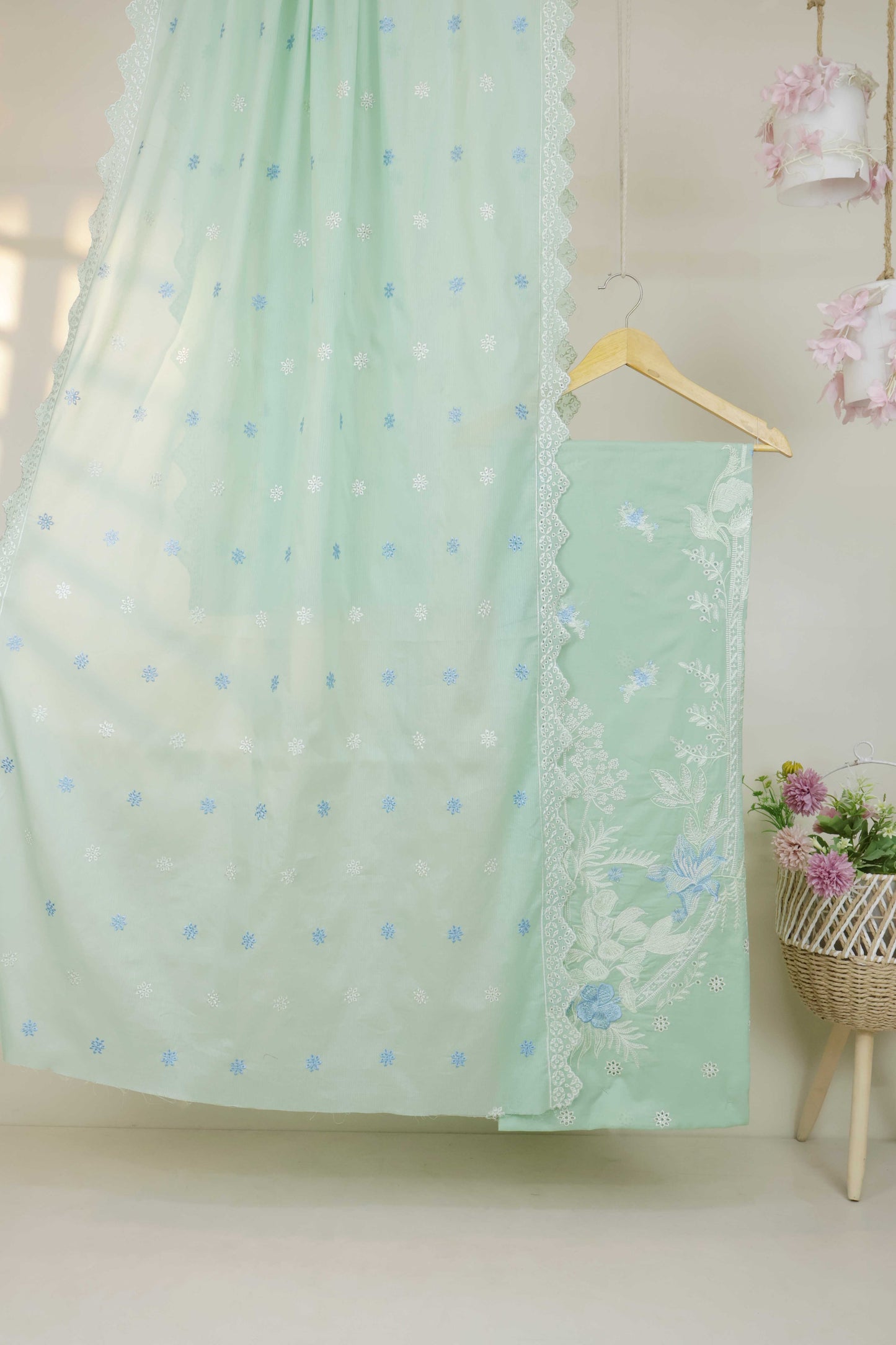 3Piece-Lawn Embroidered Suit V34WR06