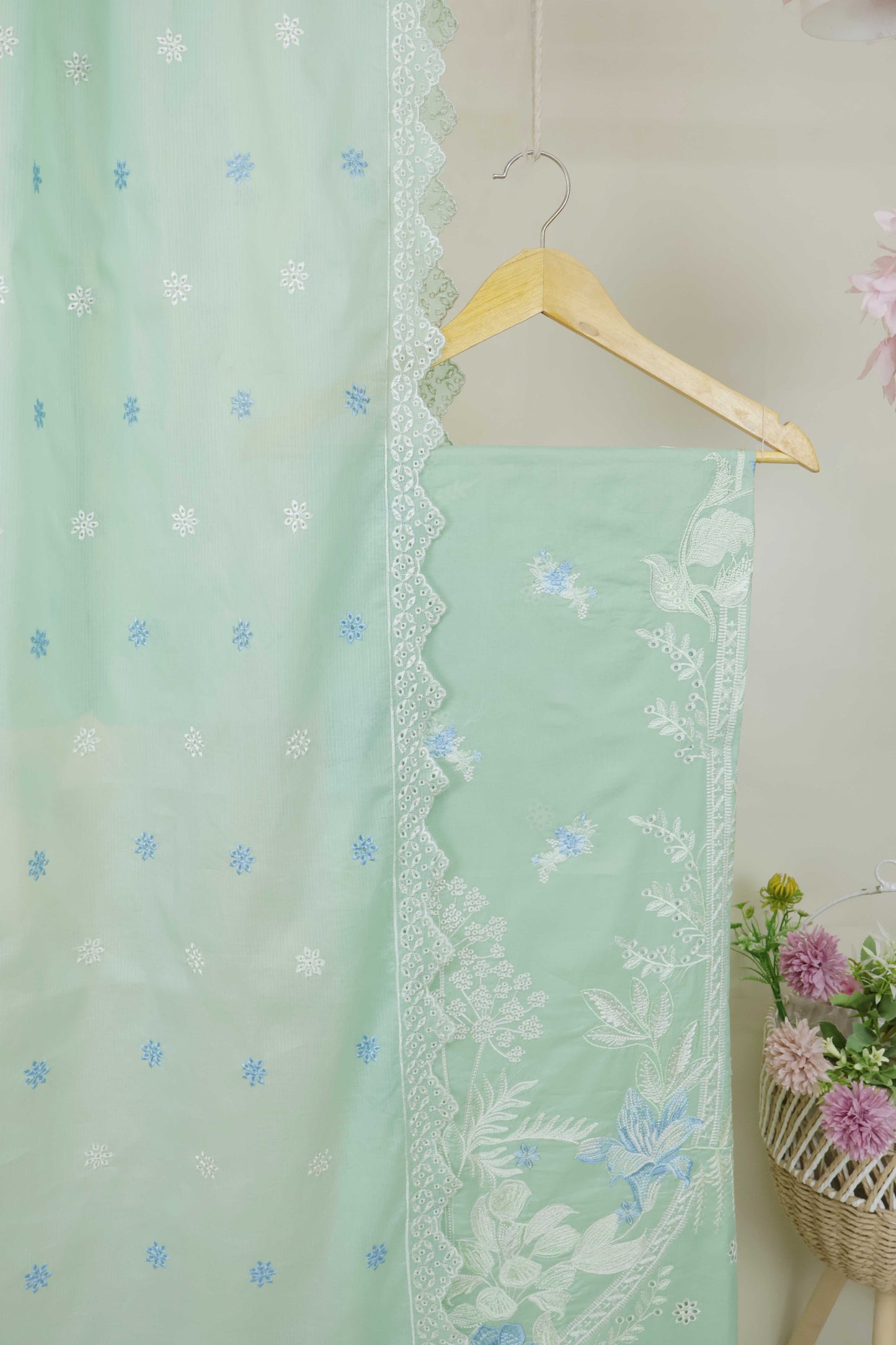 3Piece-Lawn Embroidered Suit V34WR06