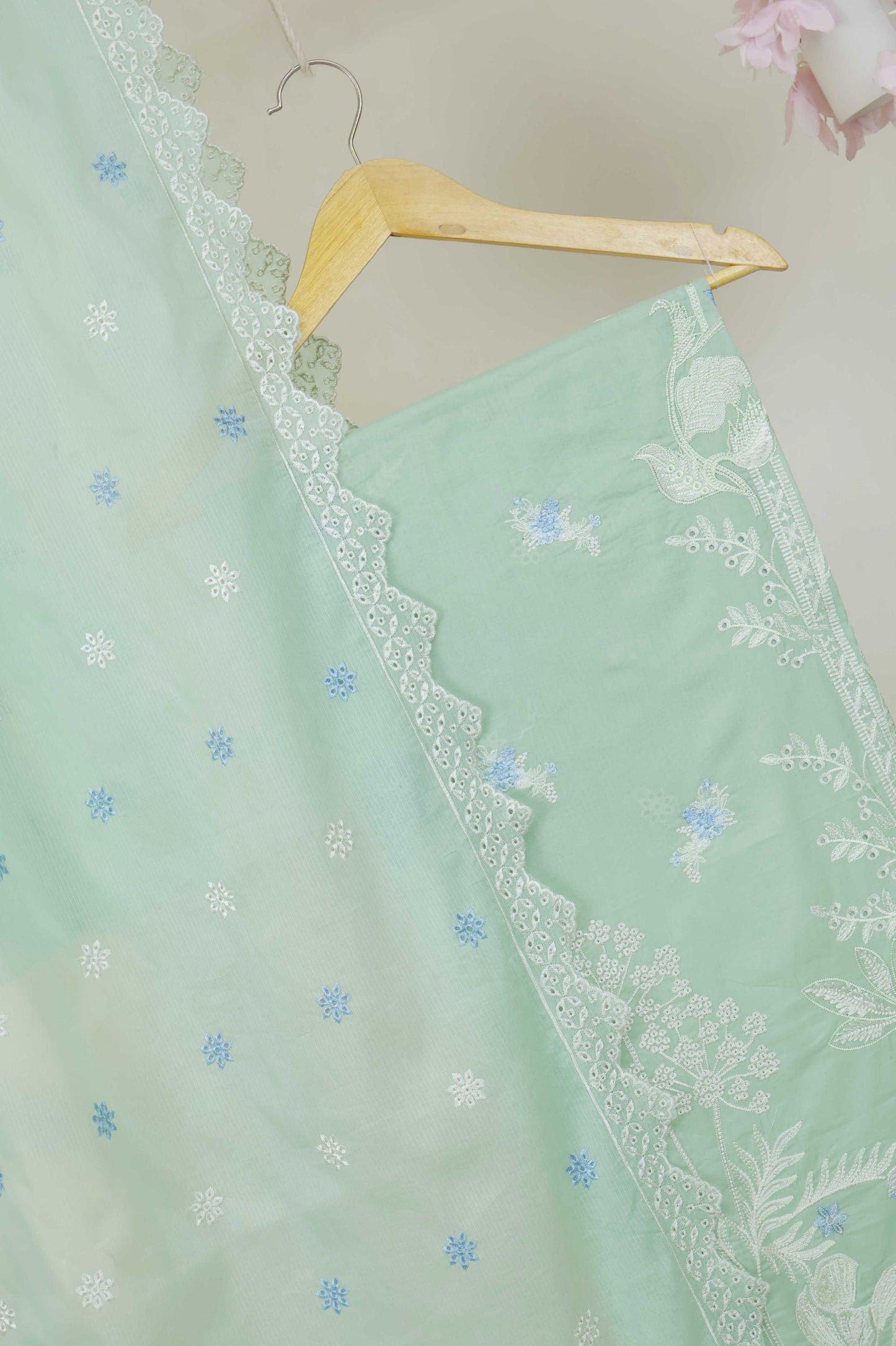 3Piece-Lawn Embroidered Suit V34WR06