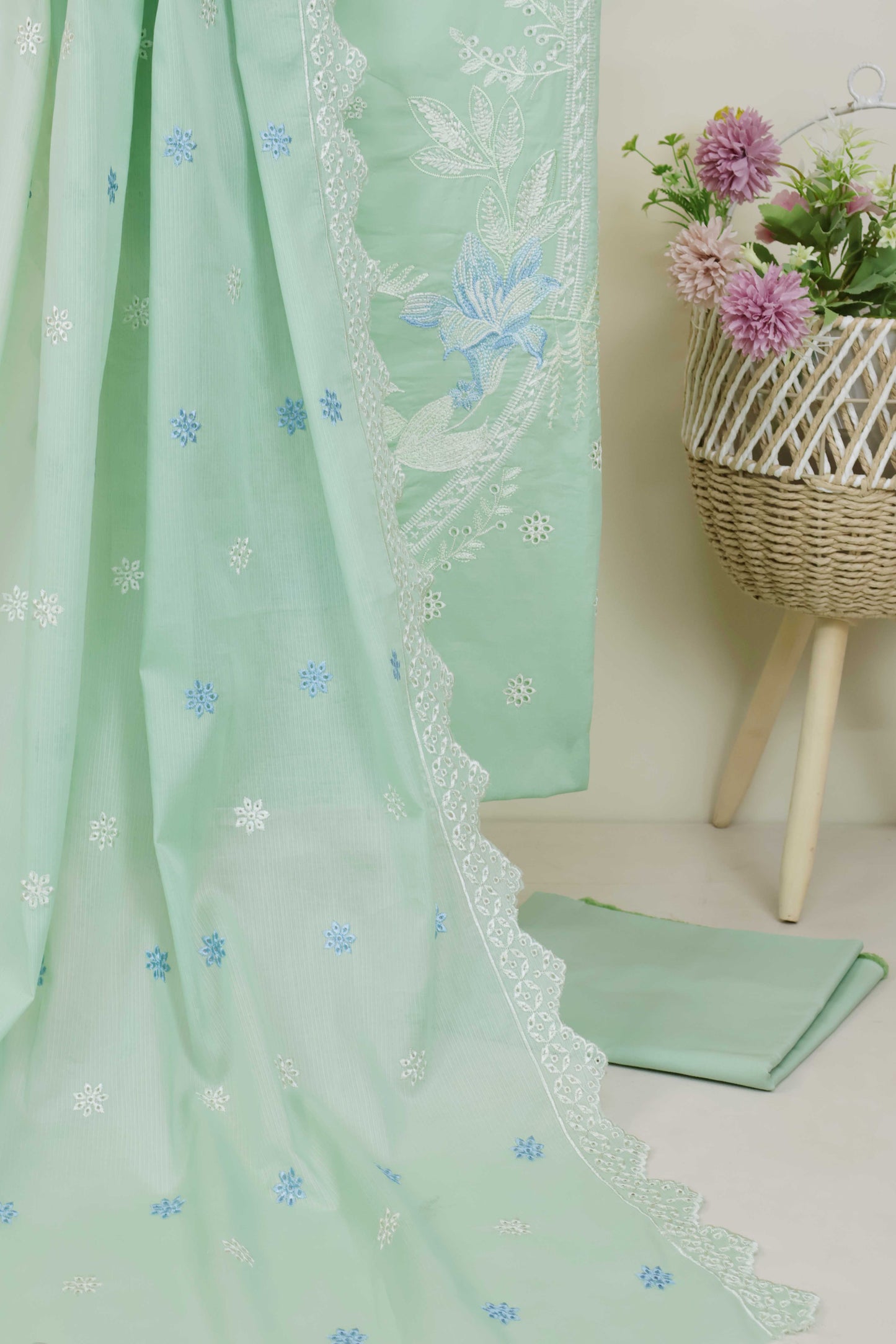 3Piece-Lawn Embroidered Suit V34WR06