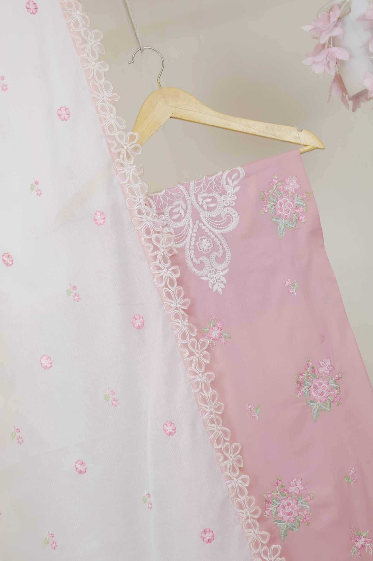 3Piece-Lawn Embroidered Suit V34WR07