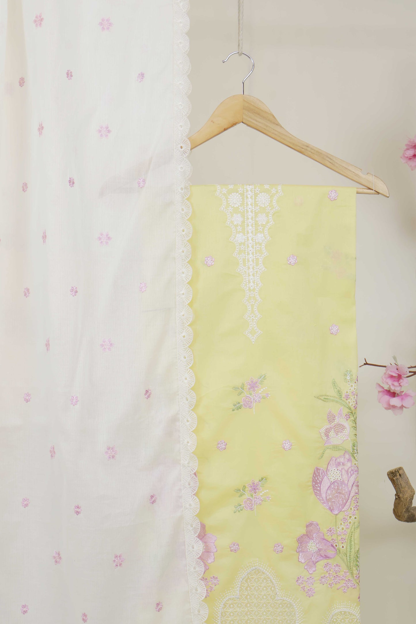 3Piece-Lawn Embroidered Suit V34WR01