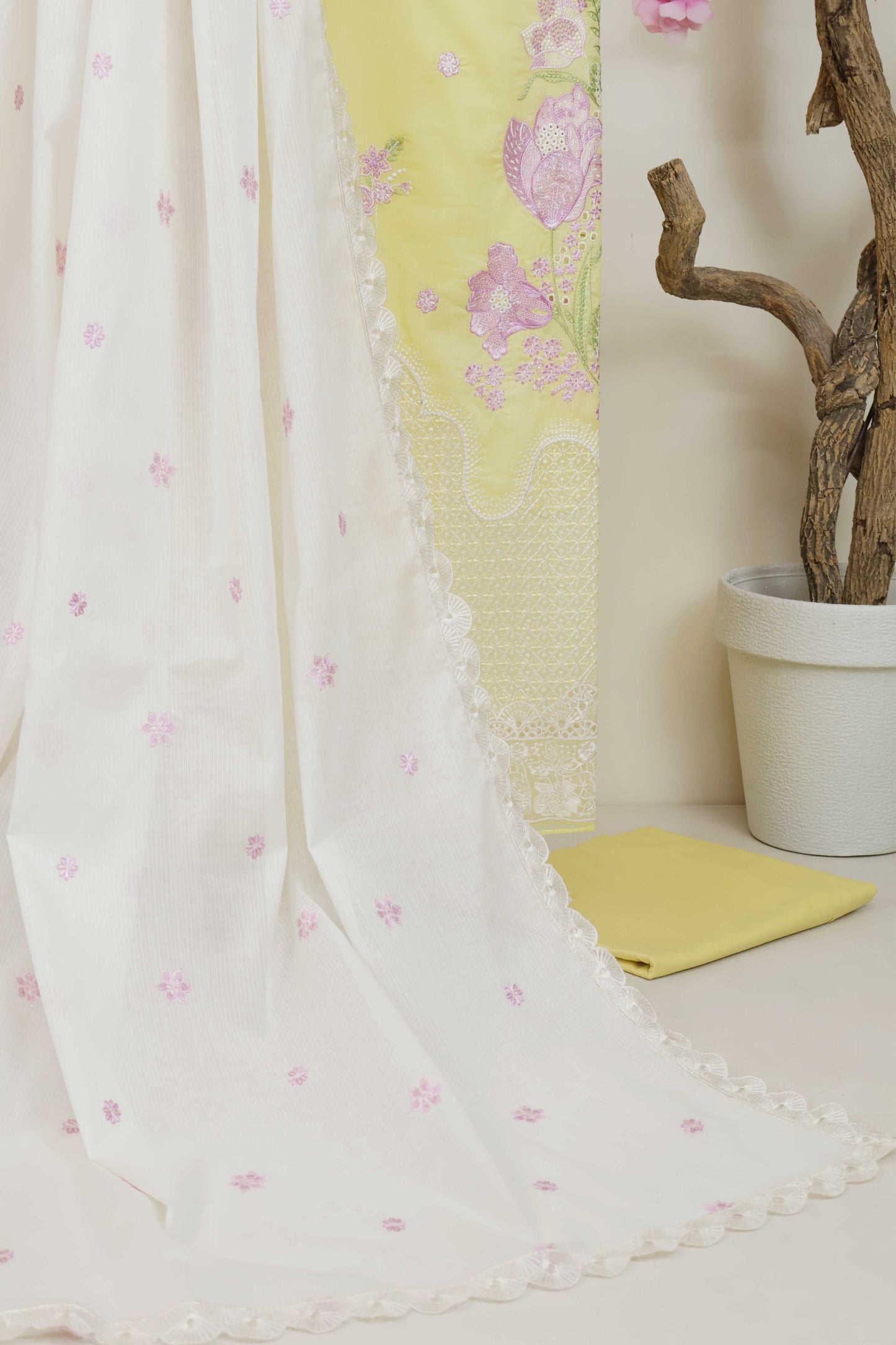 3Piece-Lawn Embroidered Suit V34WR01