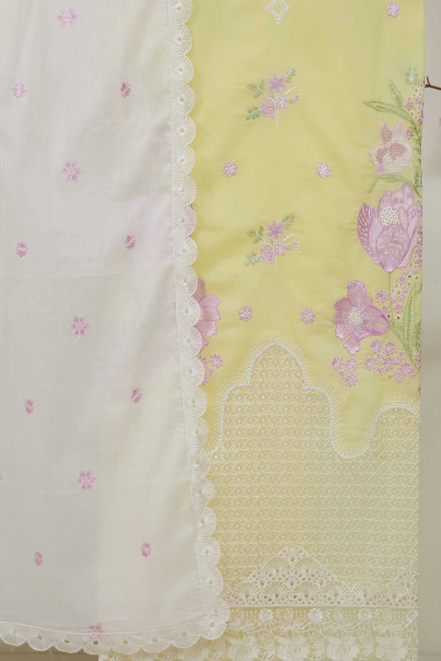 3Piece-Lawn Embroidered Suit V34WR01