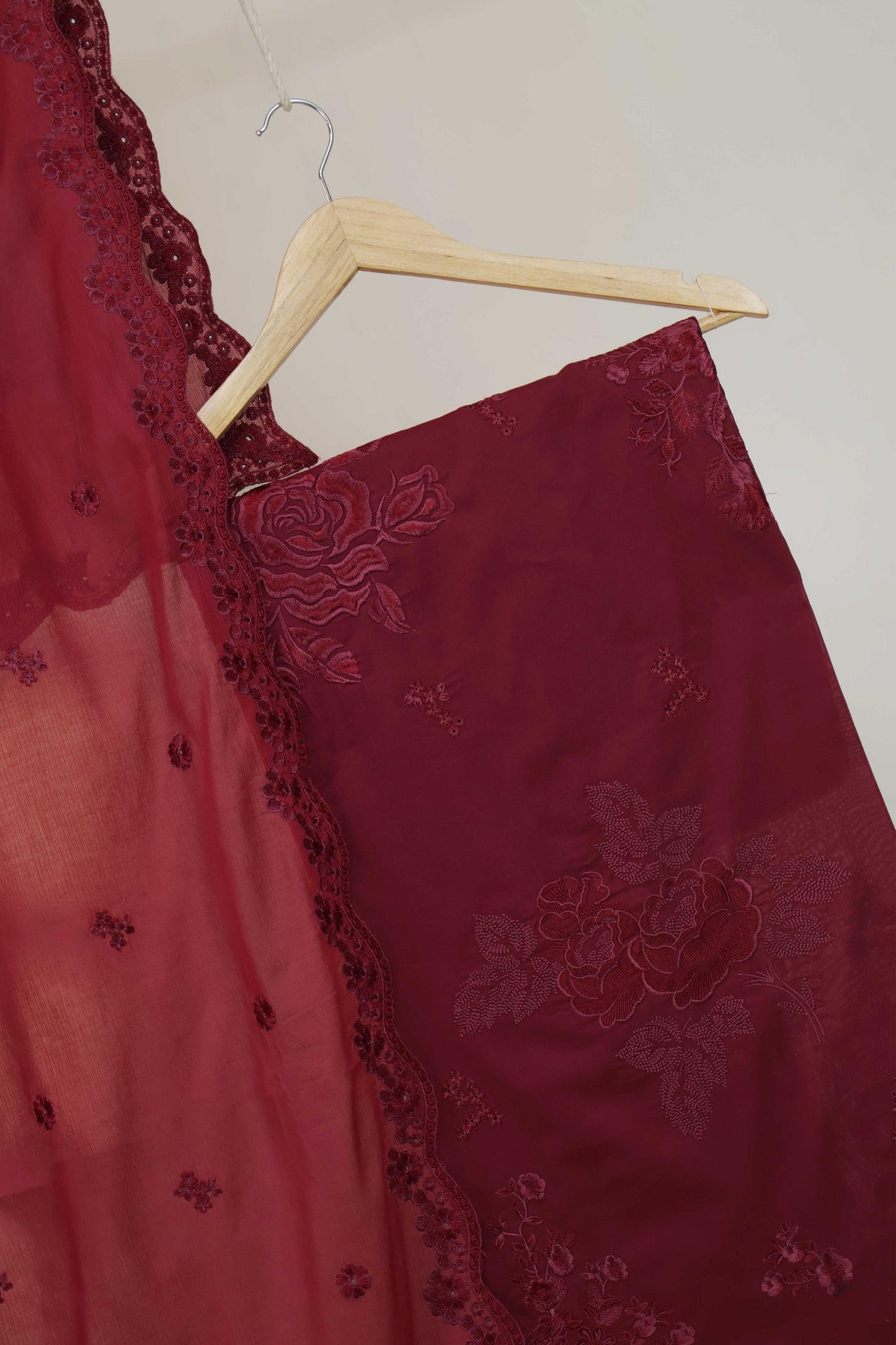 3Piece-Lawn Embroidered Suit V34WR02