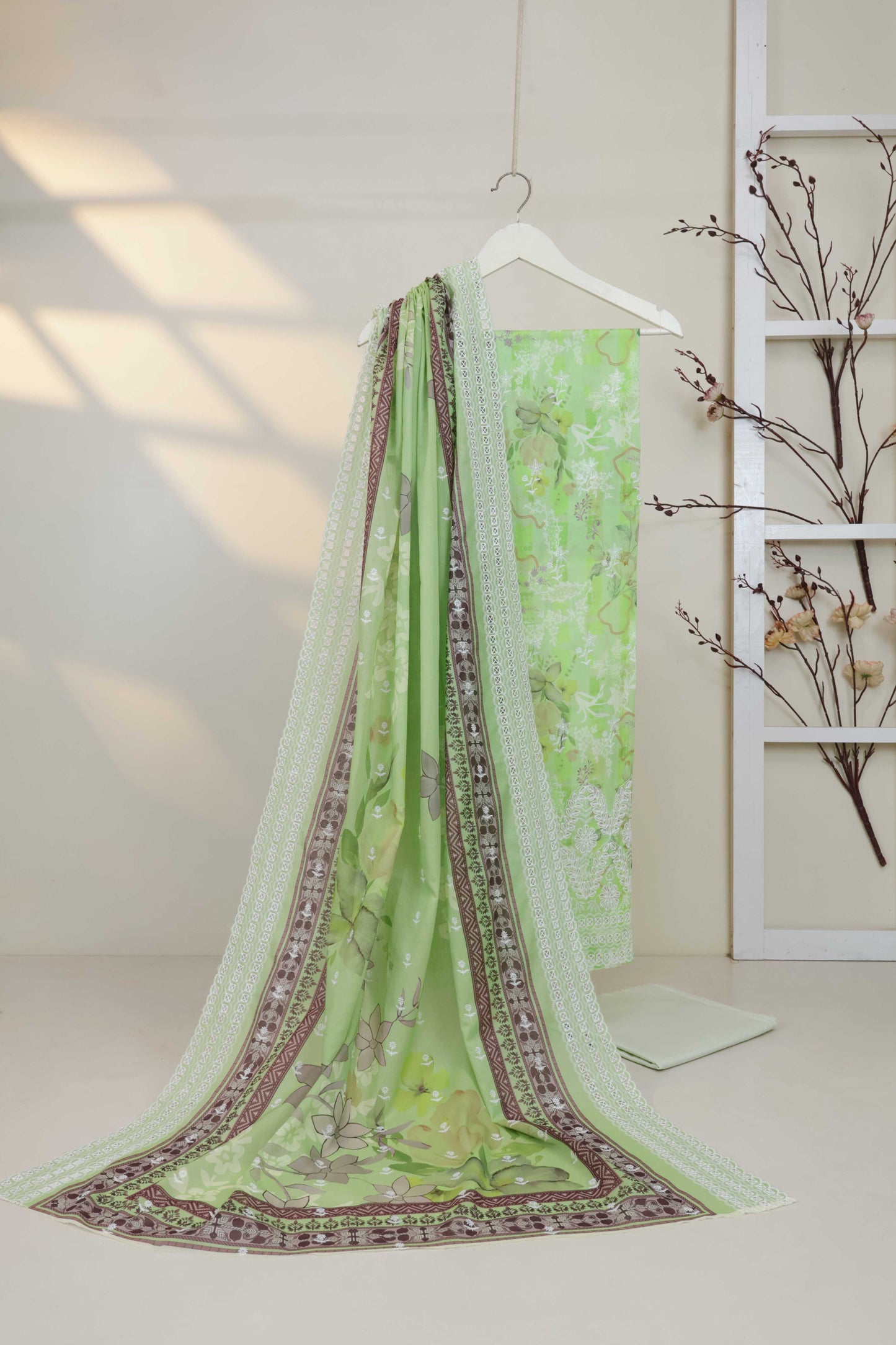 3Piece-Lawn Embroidered Suit V32WR06